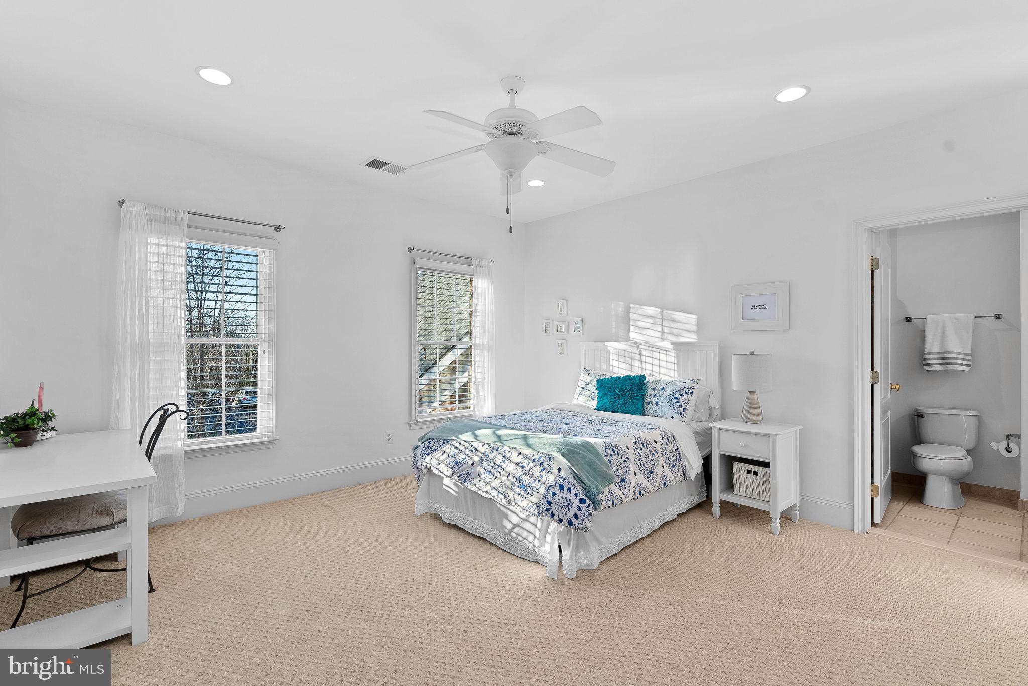 BELMONT COUNTRY CLUB - Residential