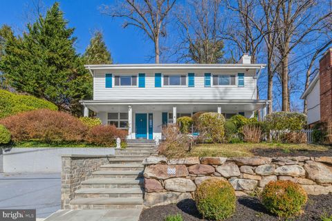 Photo of 8805 CLIFFORD AVE, CHEVY CHASE, MD 20815 (MLS # MDMC2083328)