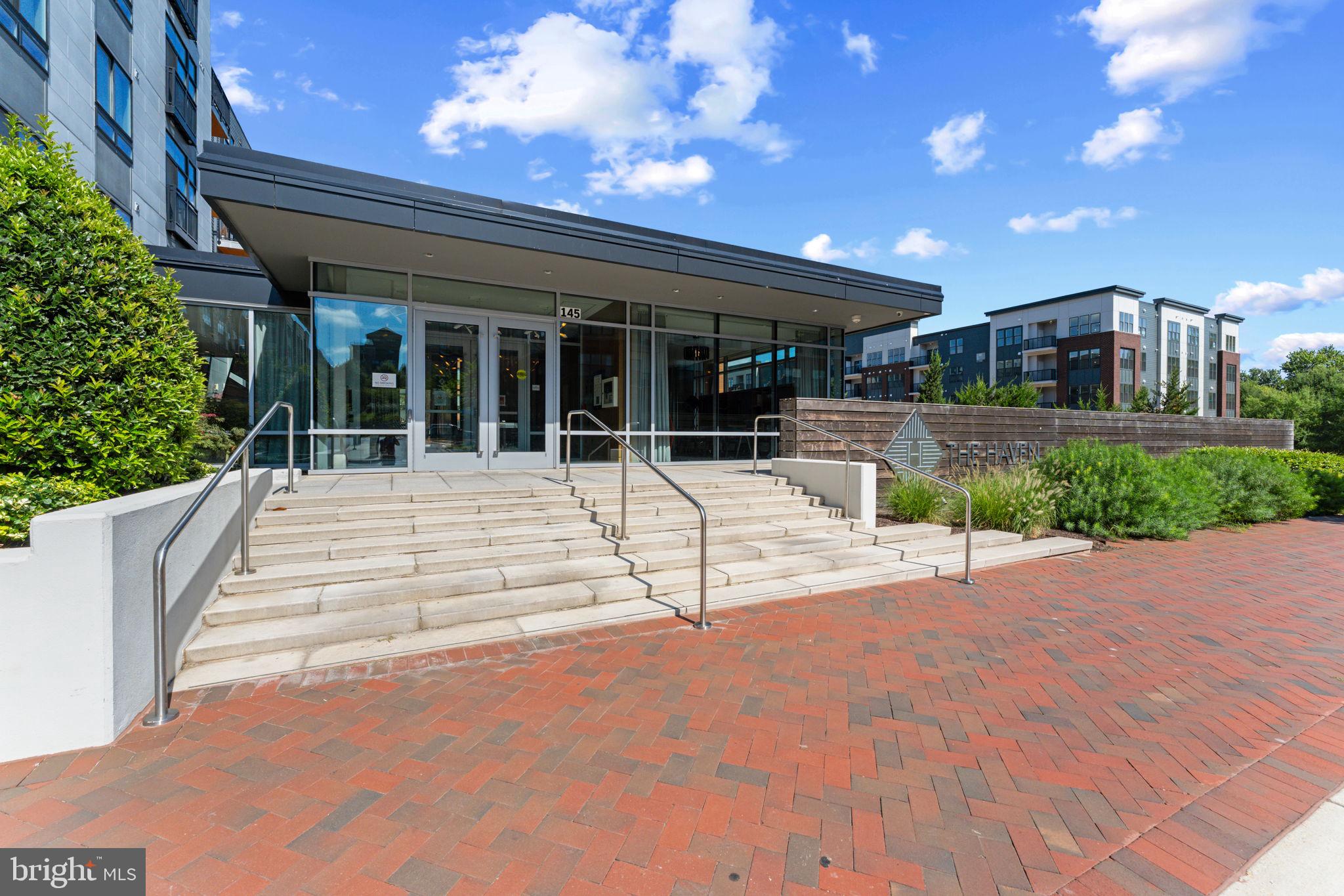 145 RIVERHAVEN 435