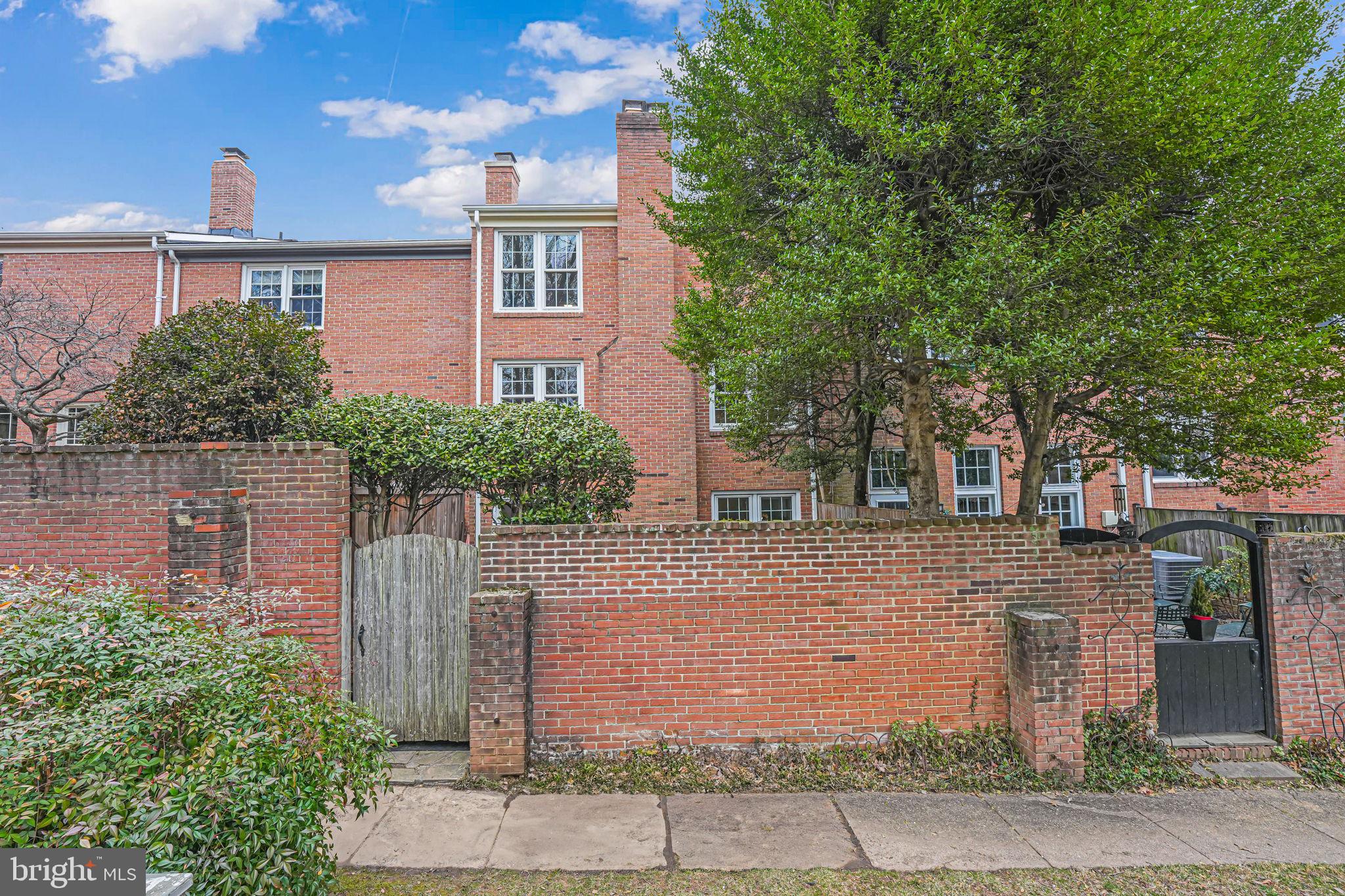 WESTMORELAND SQUARE - Residential