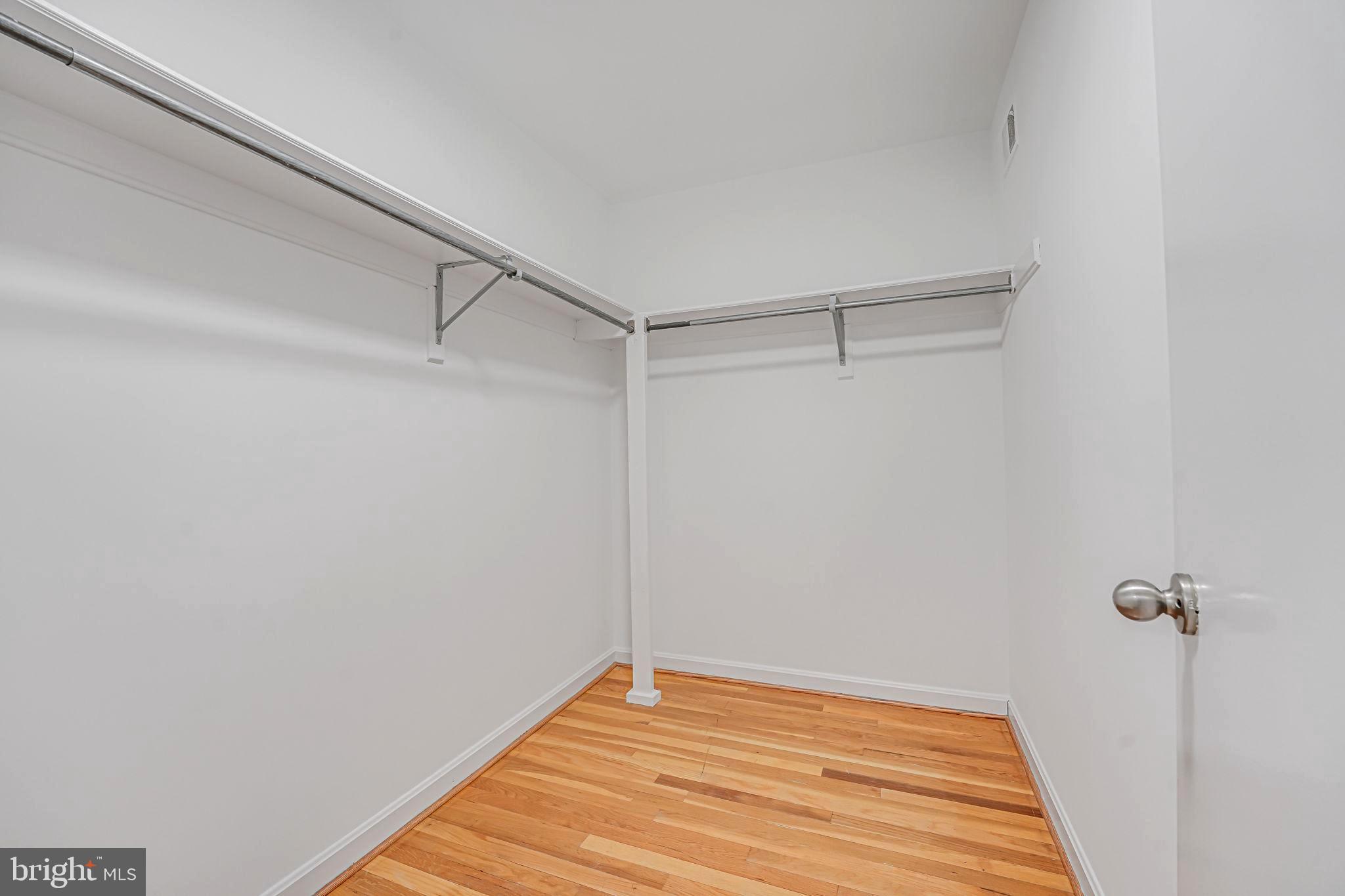 WESTMORELAND SQUARE - Residential