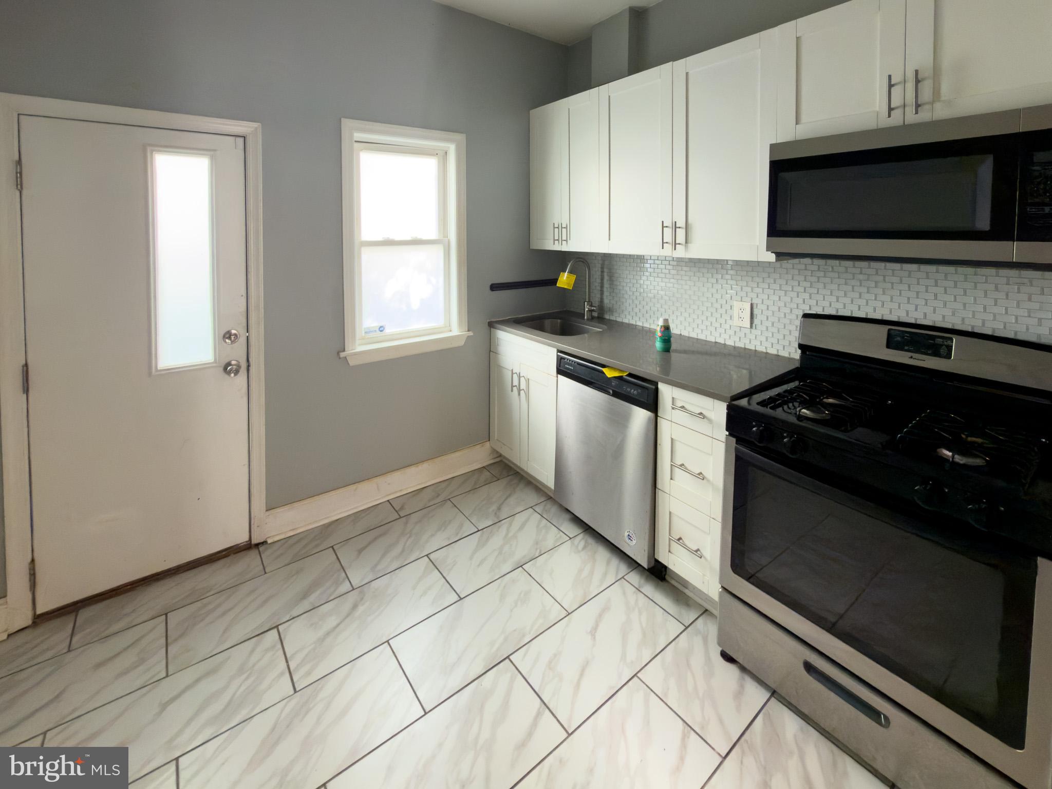 2517 W SEYBERT STREET