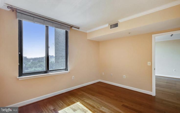 MIDTOWN ALEXANDRIA STATION CONDOMINIUM - Residential Lease