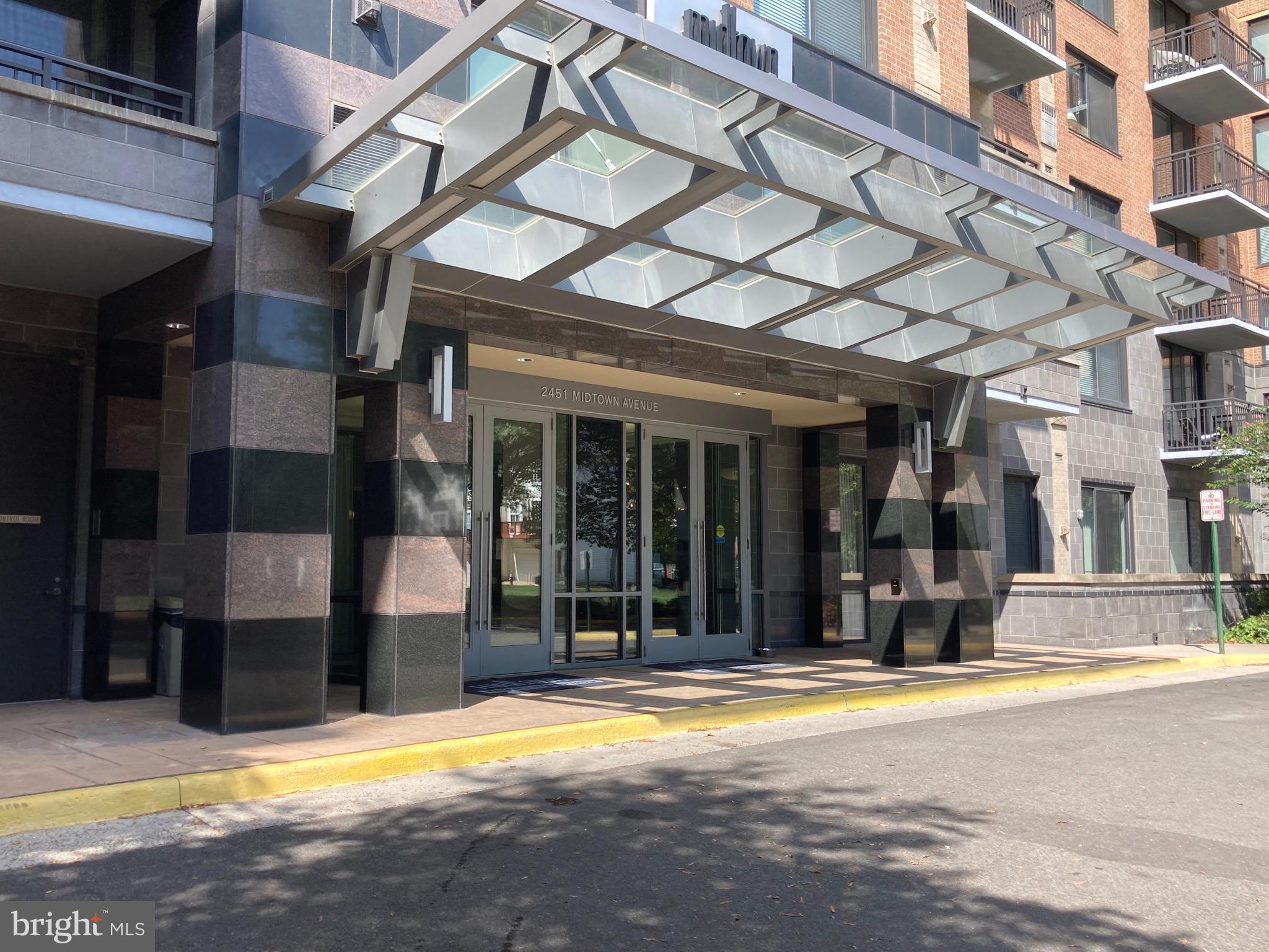 MIDTOWN ALEXANDRIA STATION CONDOMINIUM - Residential Lease