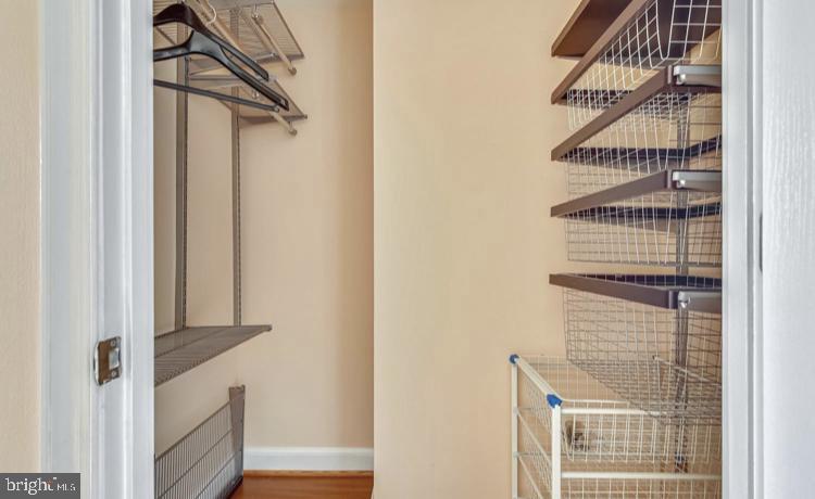 MIDTOWN ALEXANDRIA STATION CONDOMINIUM - Residential Lease