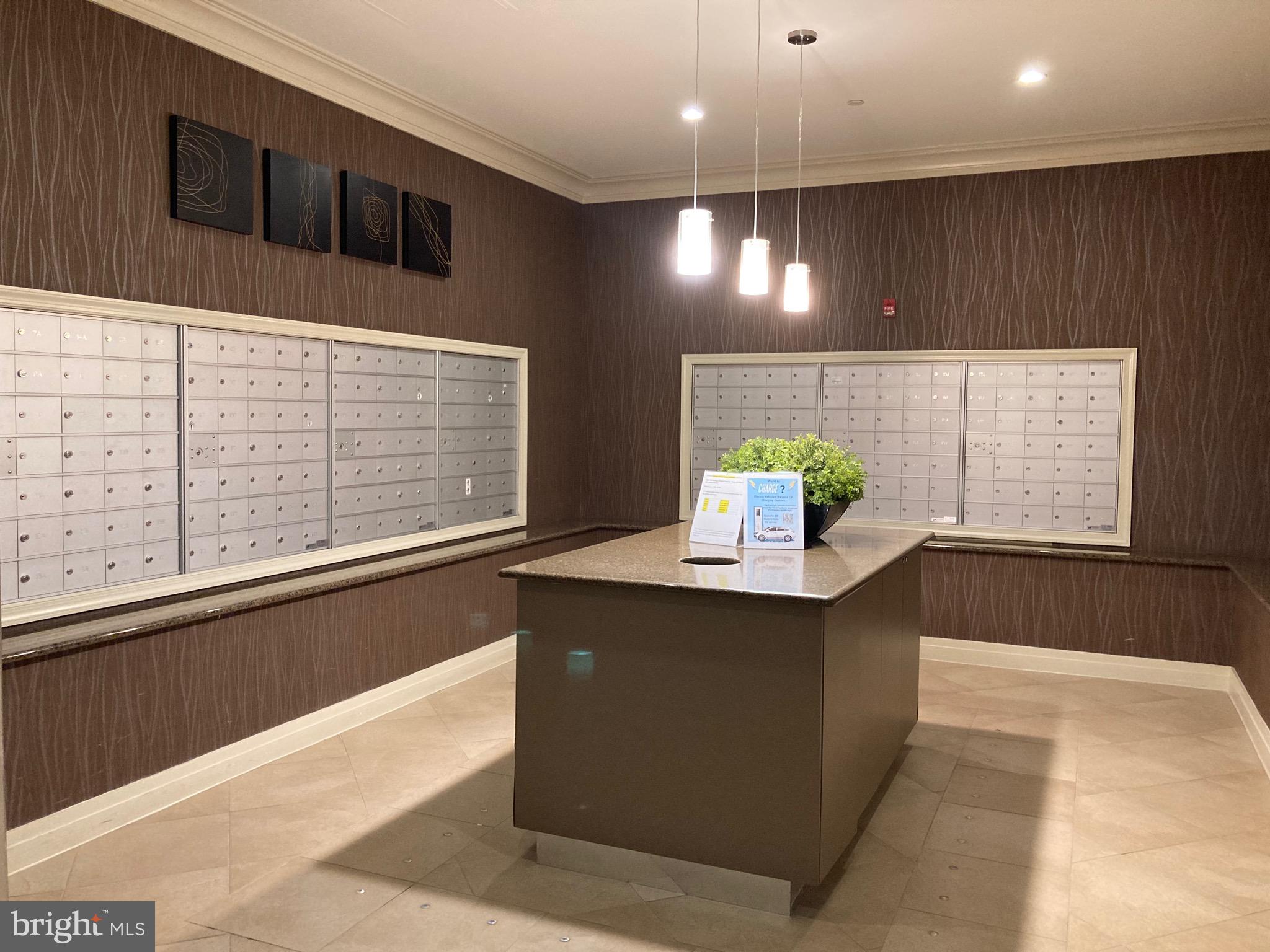 MIDTOWN ALEXANDRIA STATION CONDOMINIUM - Residential Lease