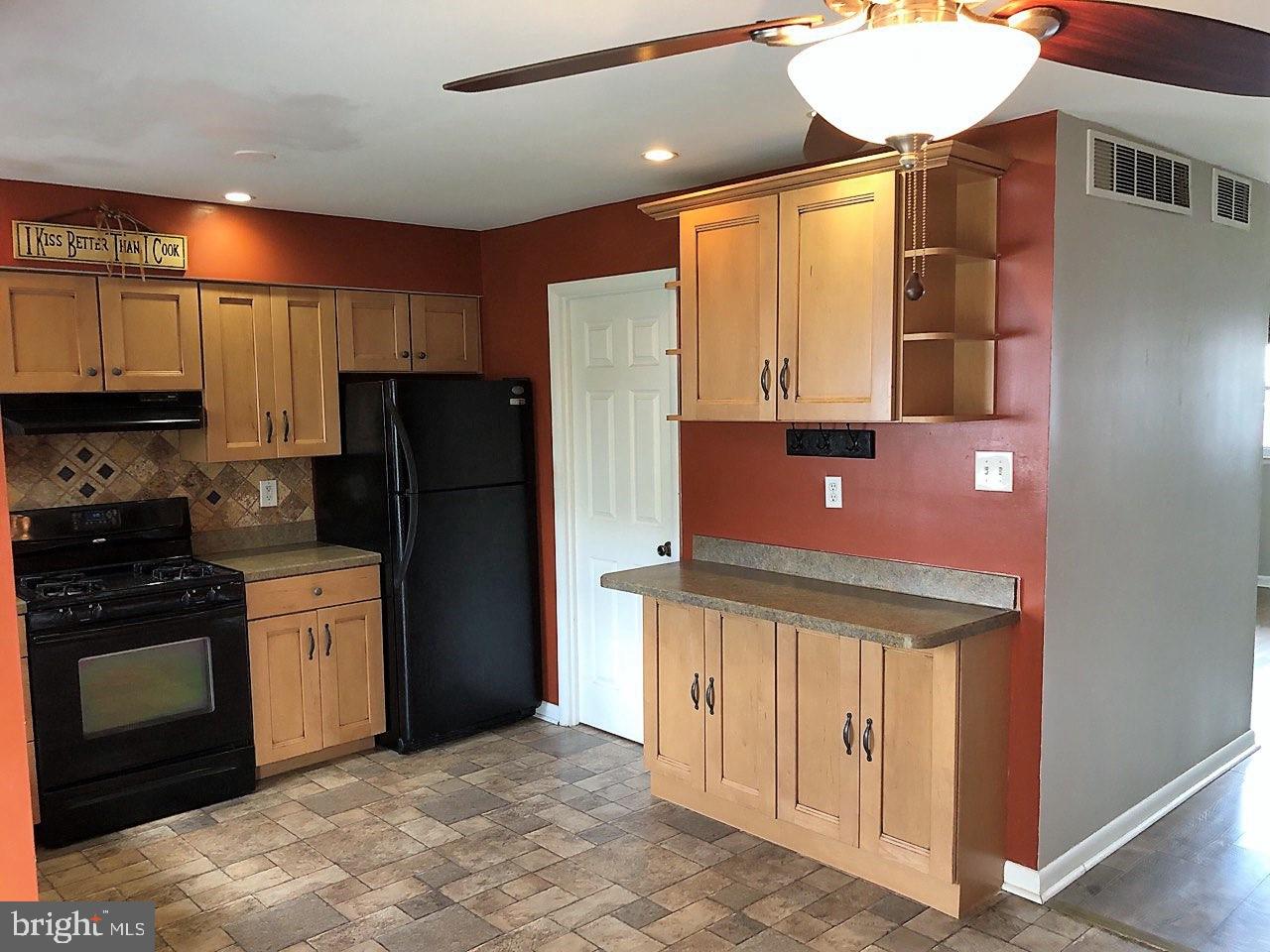 PARKWOOD - Residential Lease