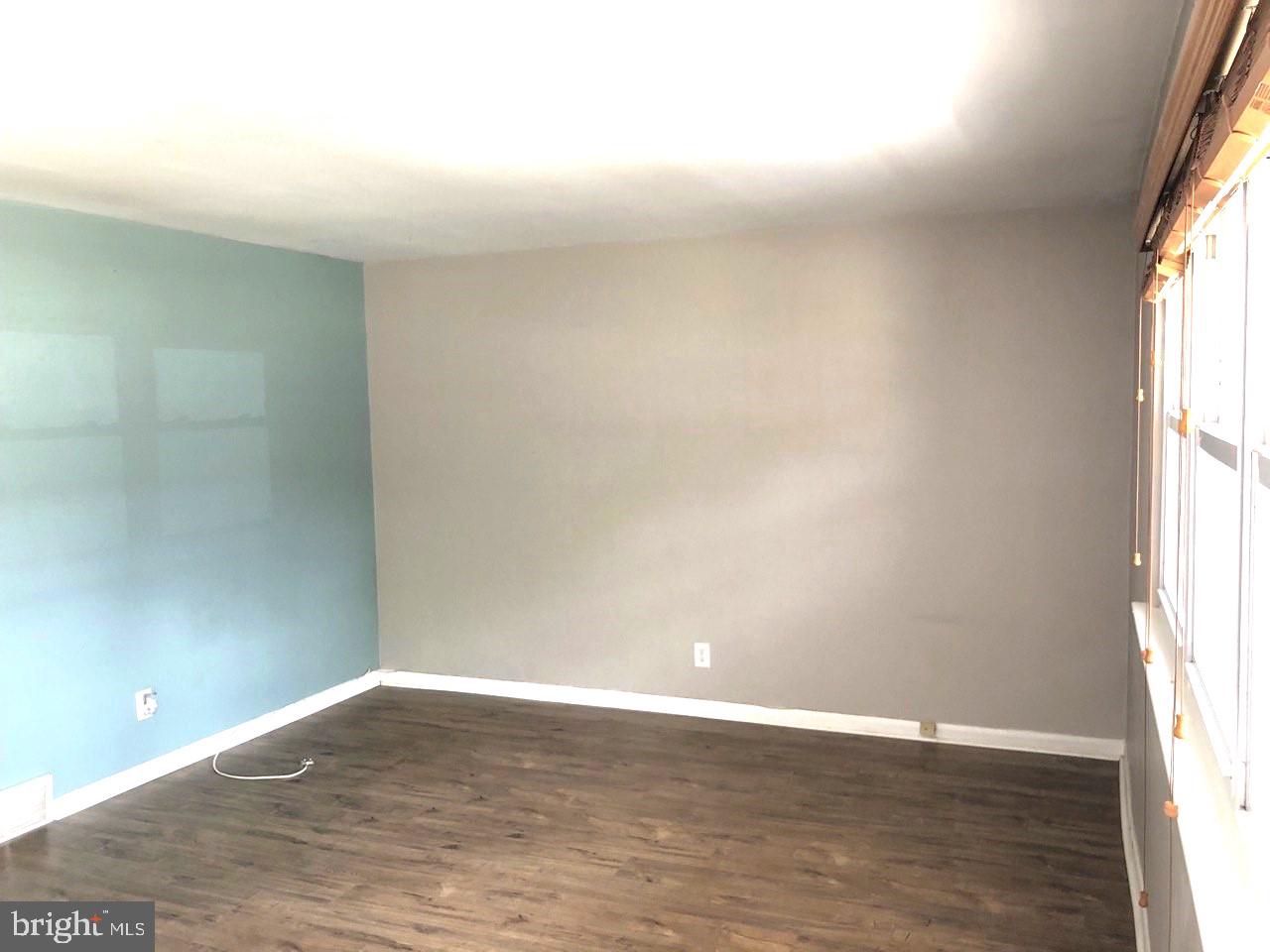 PARKWOOD - Residential Lease