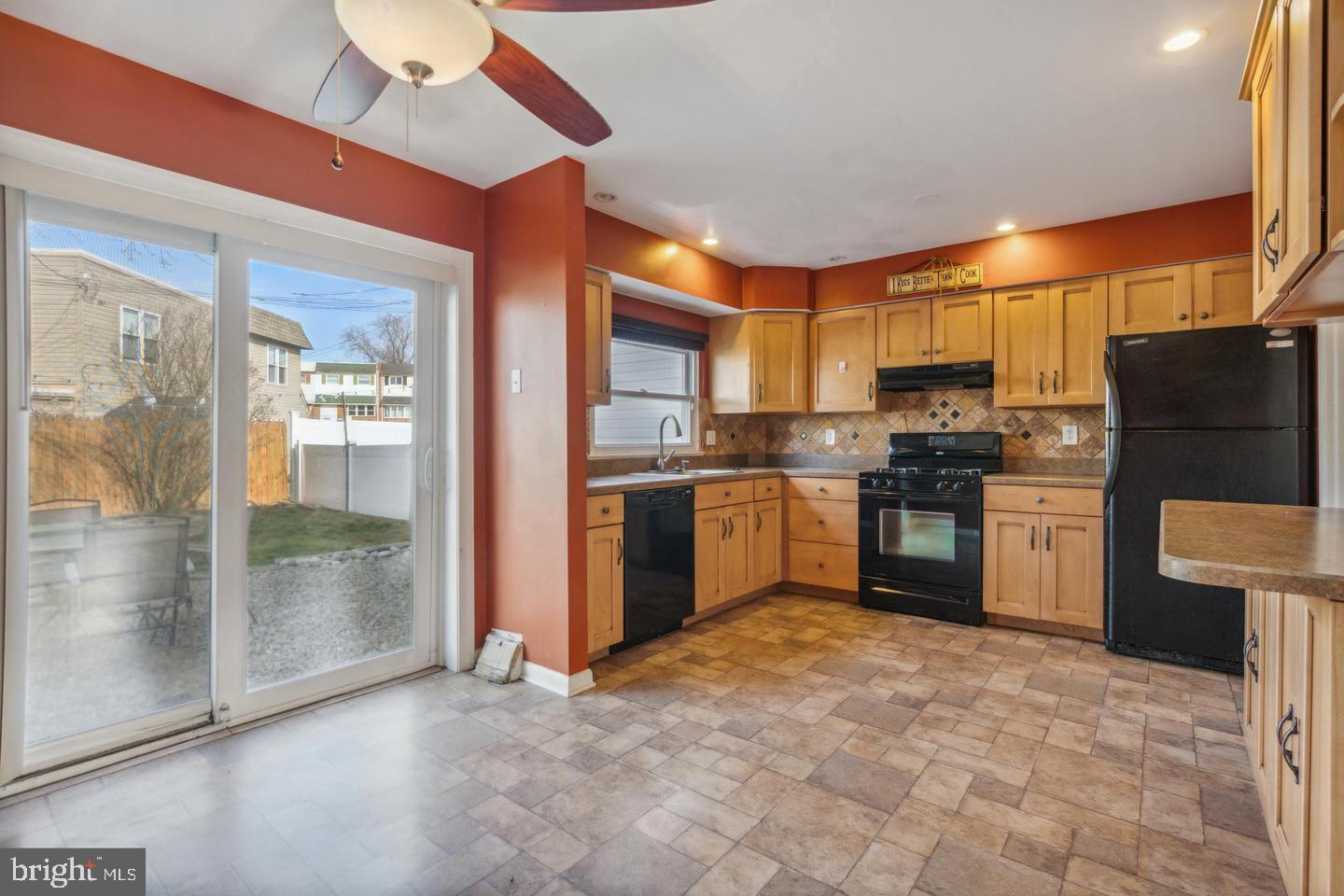 PARKWOOD - Residential Lease