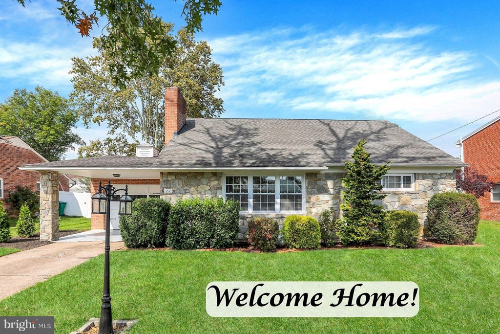 Photo of 24 Country Club Place W, CAMP HILL, PA 17011 (MLS # PACB2058966)