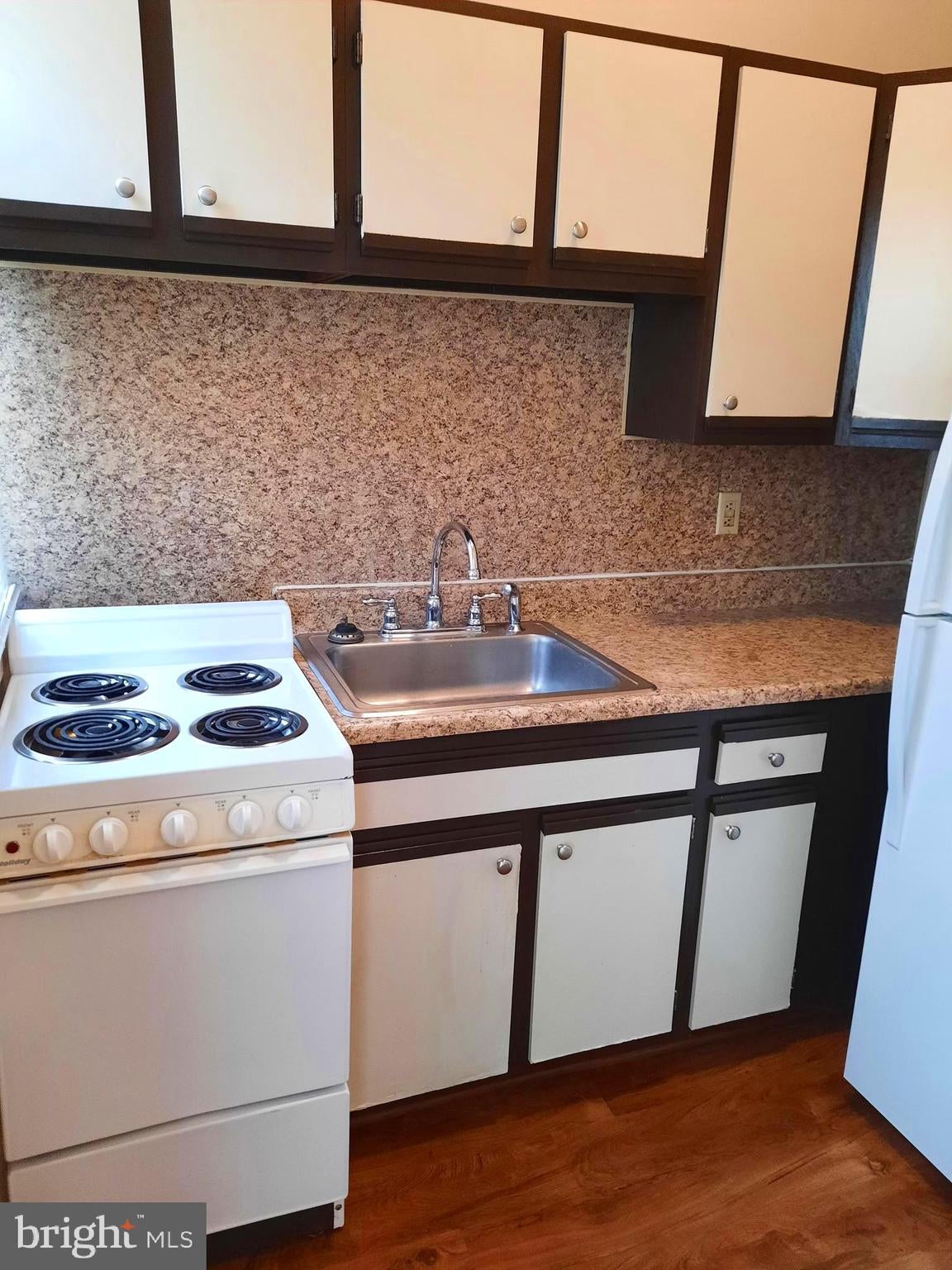 12 S FILBERT STREET B15