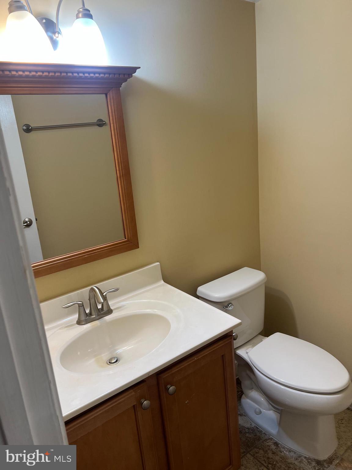 WOODVIEW VILLAGE - Residential Lease