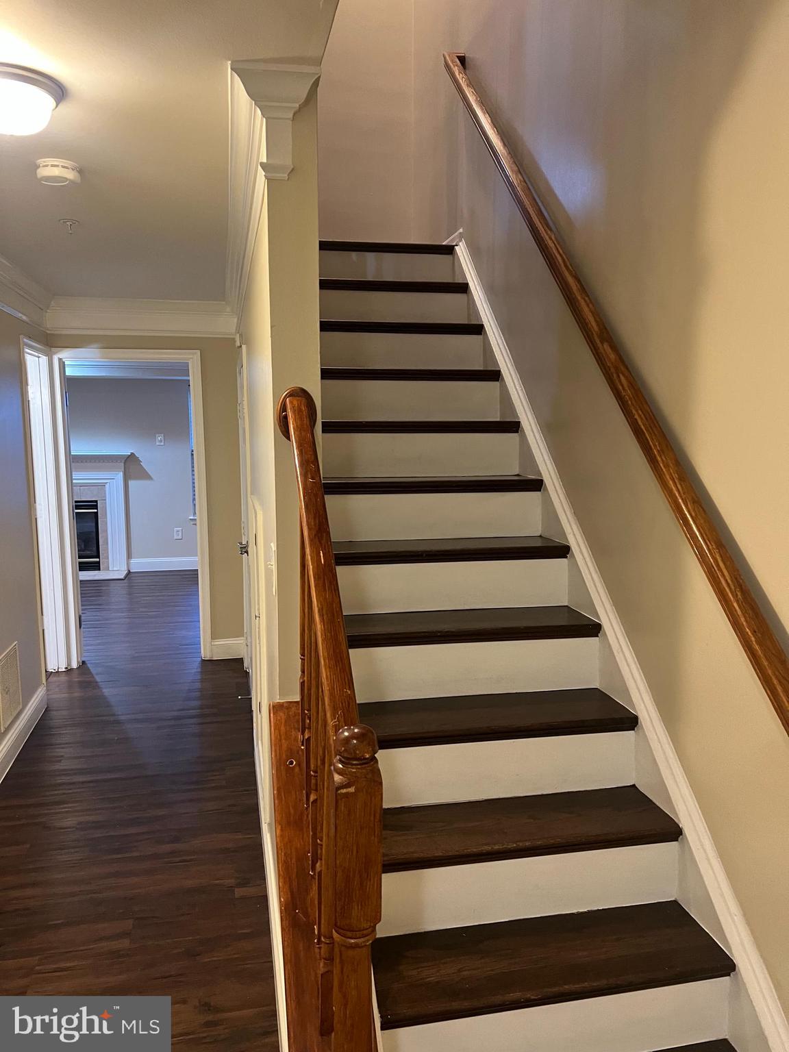 WOODVIEW VILLAGE - Residential Lease