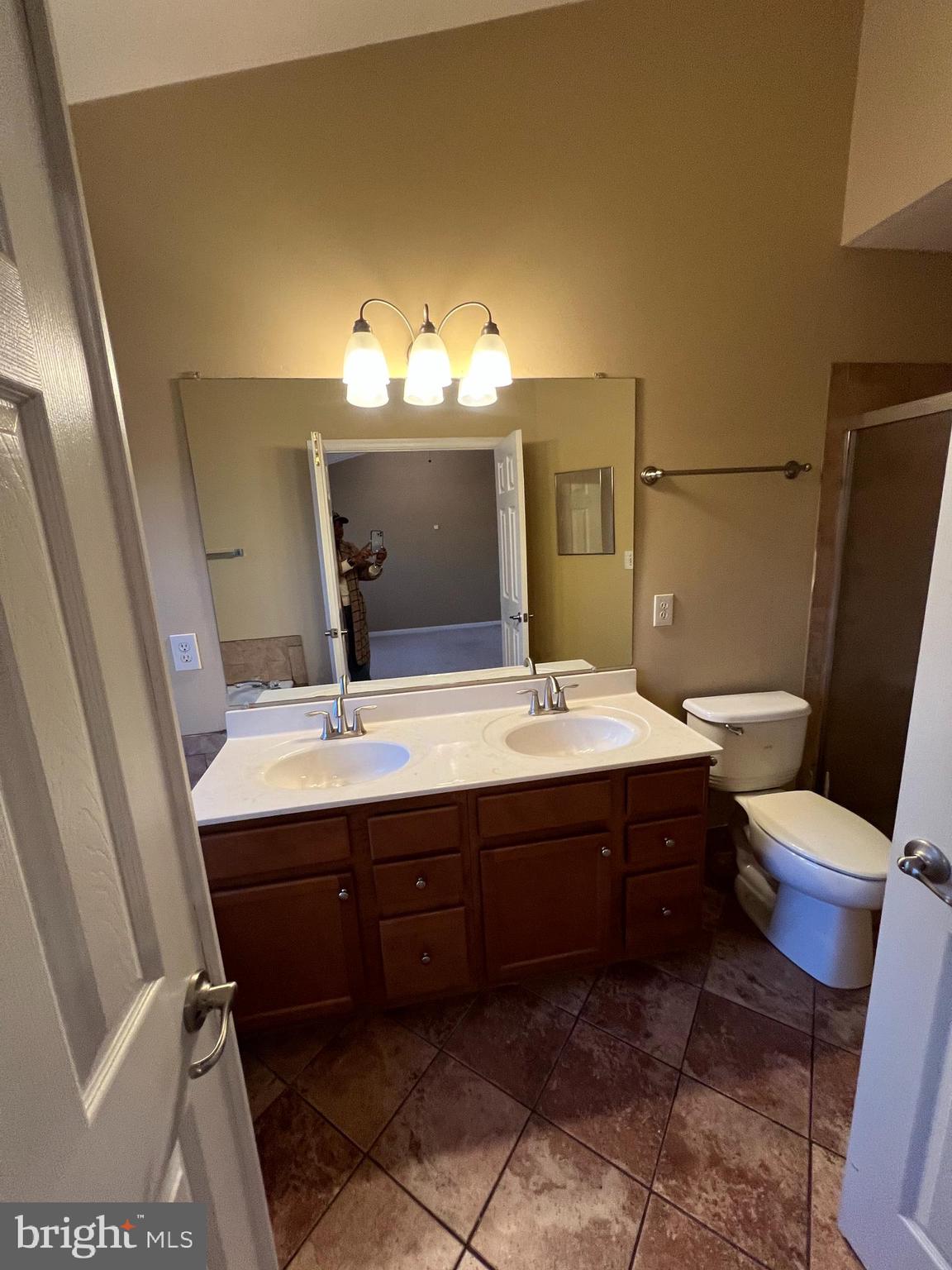 WOODVIEW VILLAGE - Residential Lease