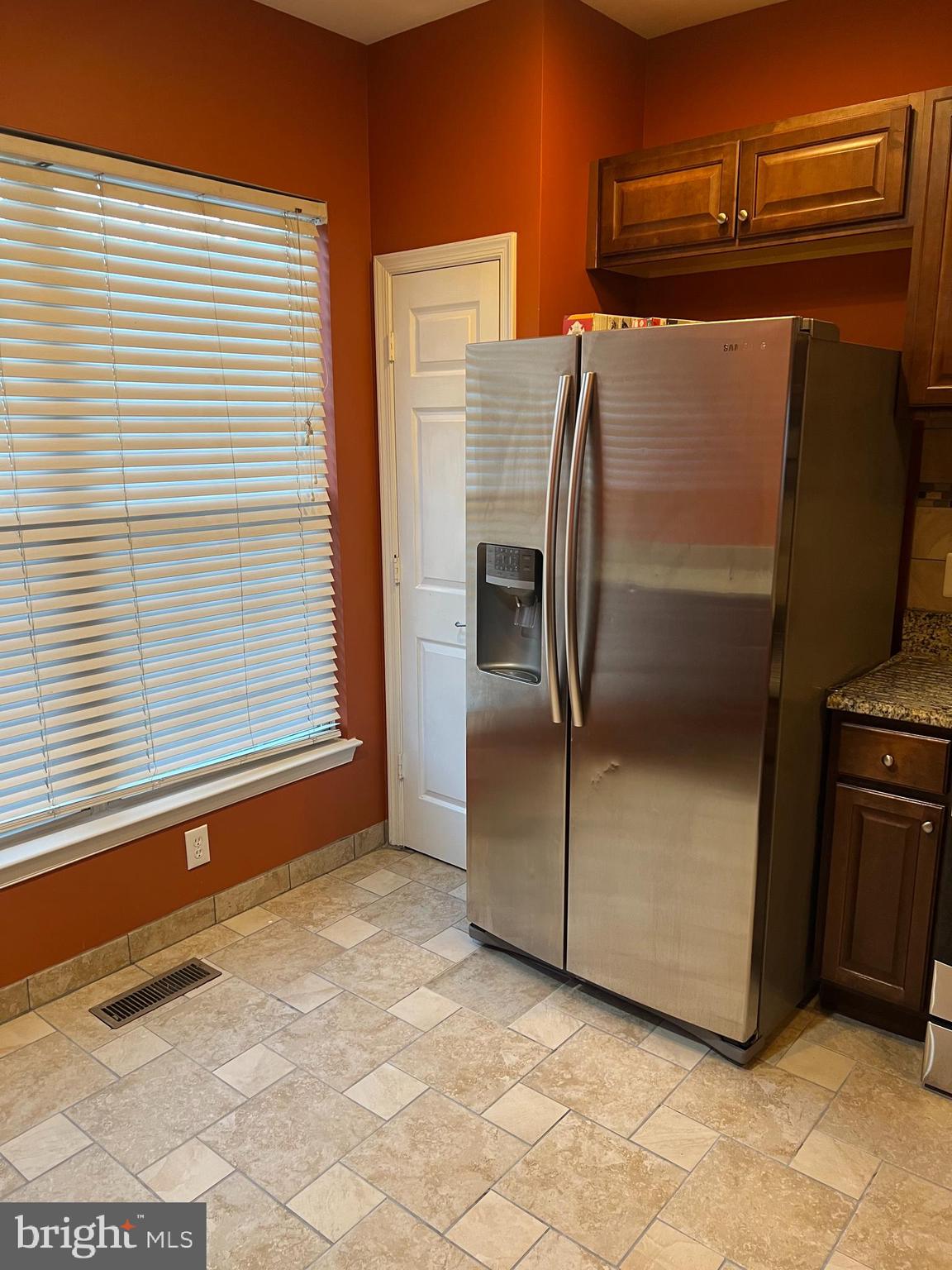 WOODVIEW VILLAGE - Residential Lease