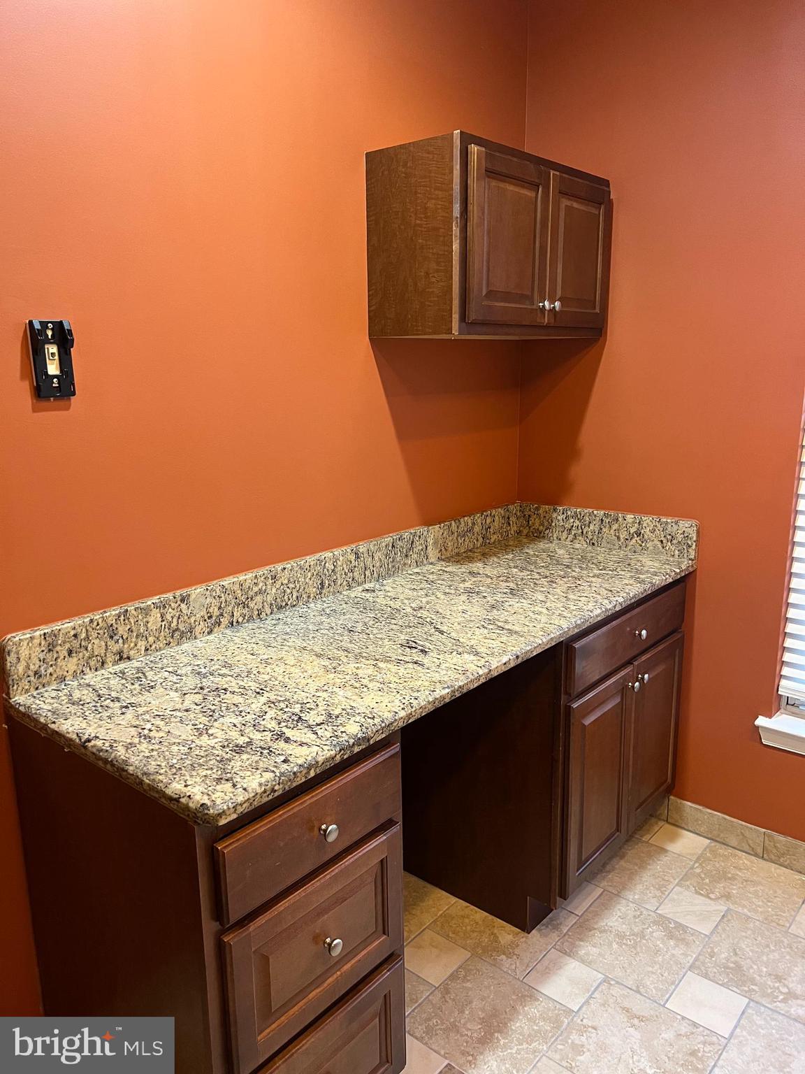 WOODVIEW VILLAGE - Residential Lease