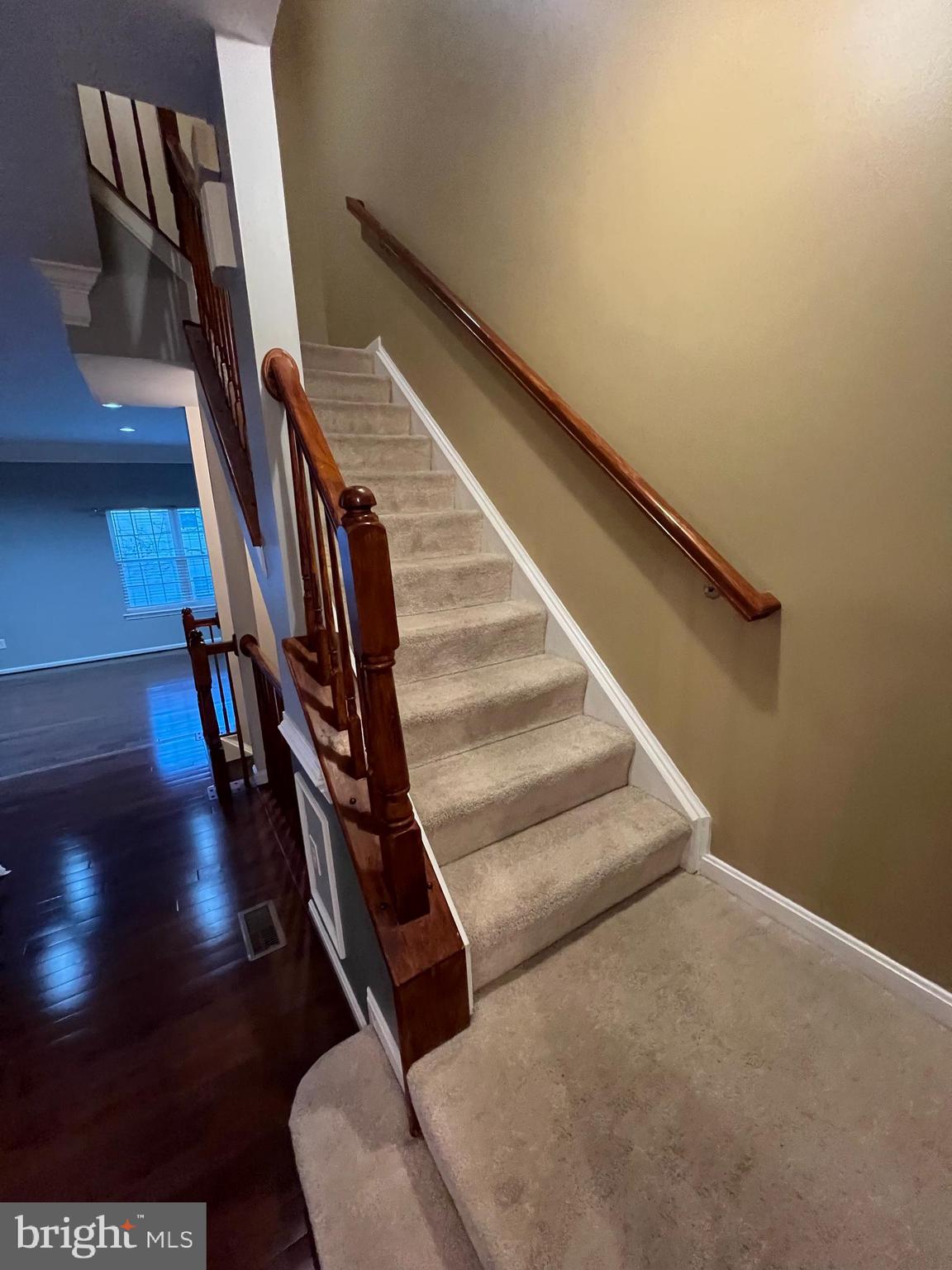 WOODVIEW VILLAGE - Residential Lease