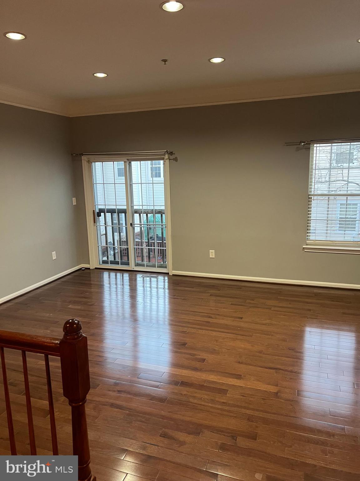 WOODVIEW VILLAGE - Residential Lease