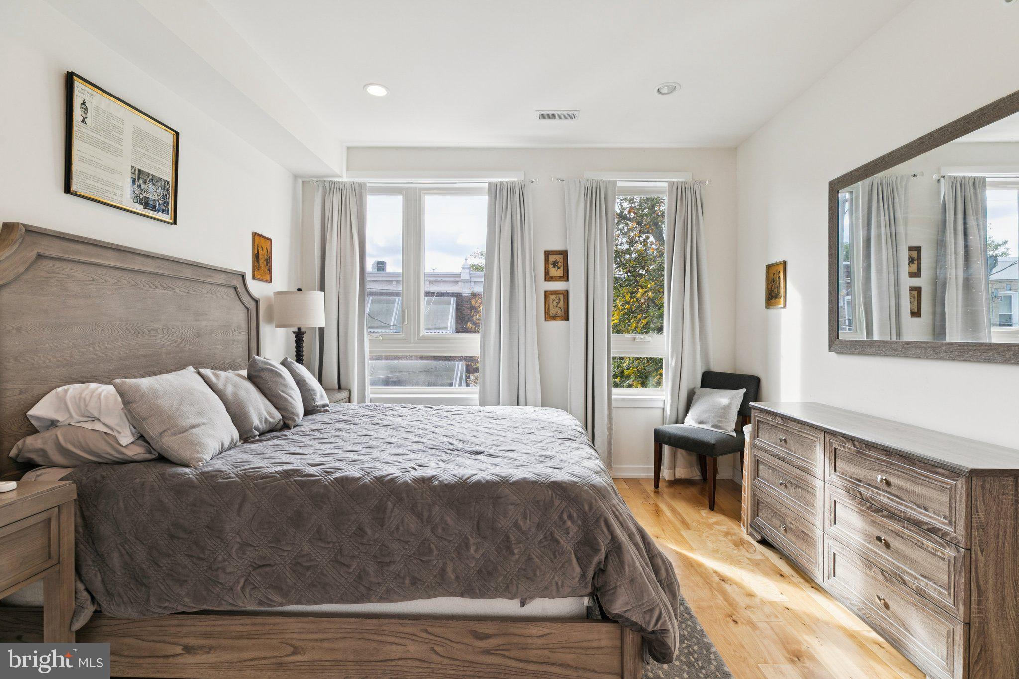 POINT BREEZE - Residential