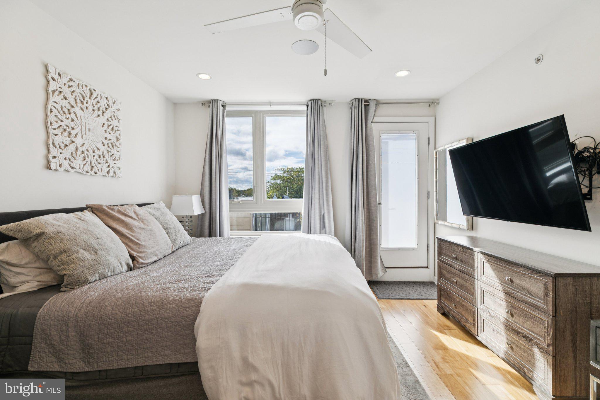 POINT BREEZE - Residential