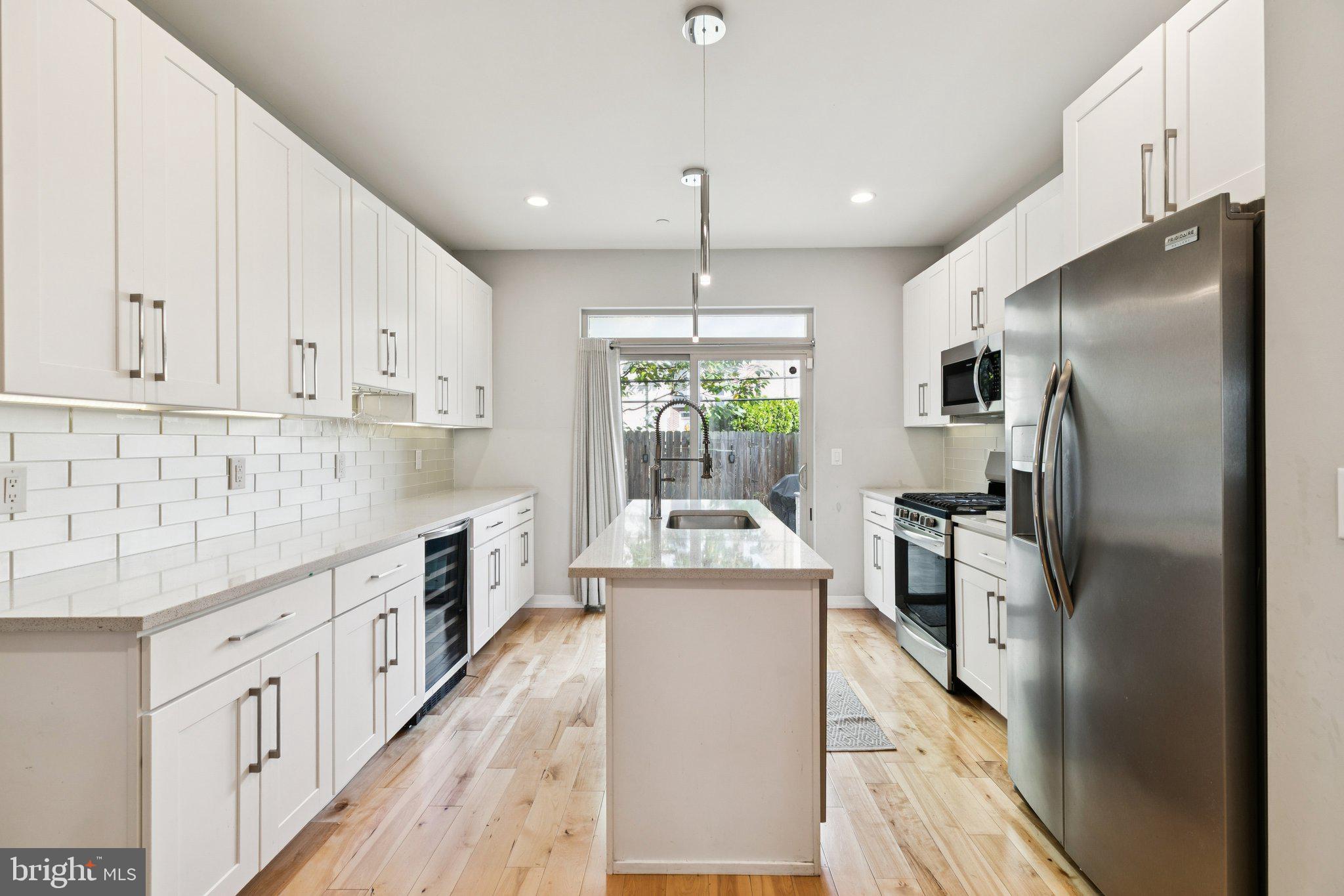 POINT BREEZE - Residential