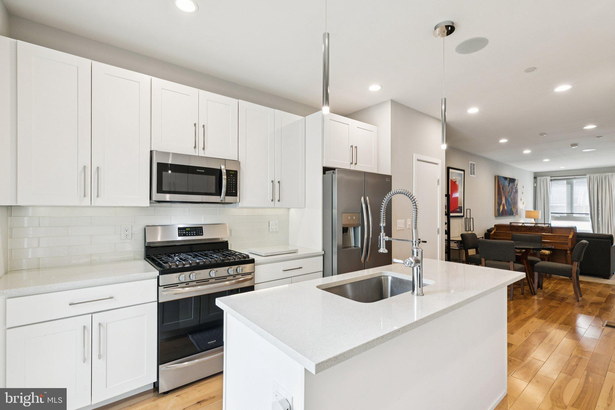 POINT BREEZE - Residential