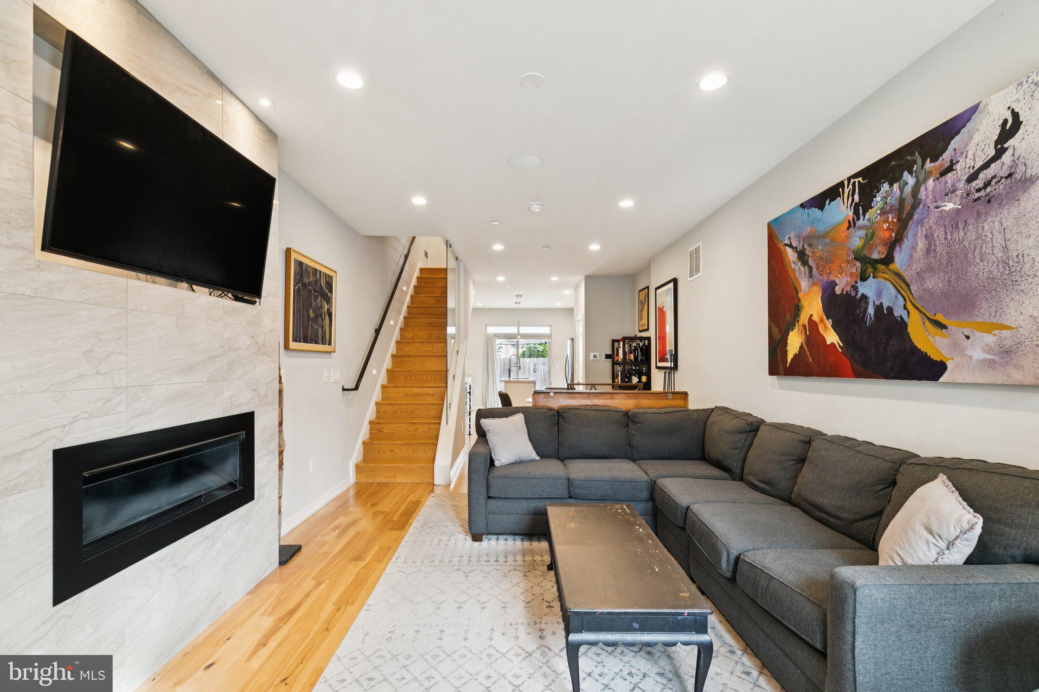 POINT BREEZE - Residential