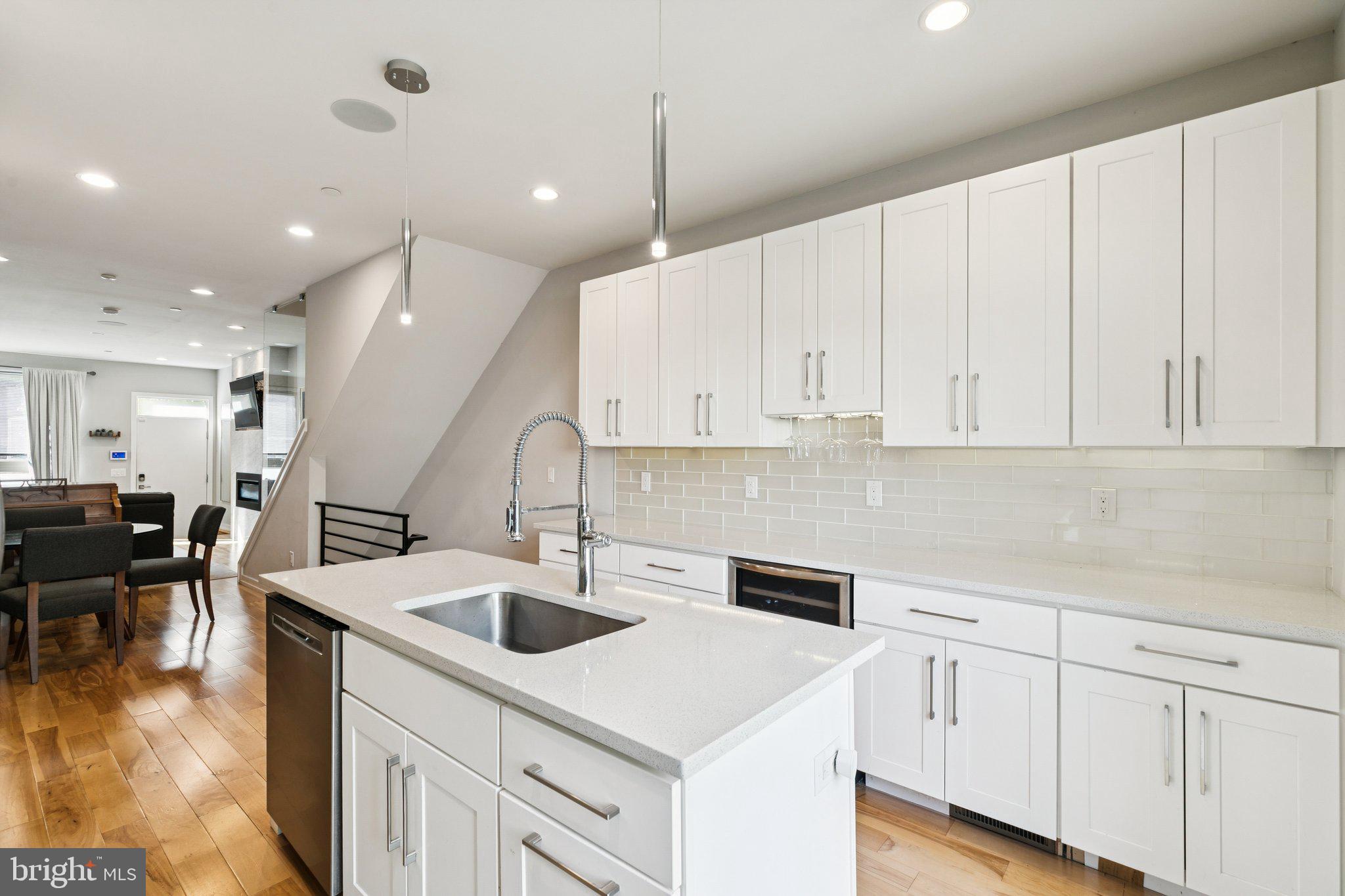 POINT BREEZE - Residential