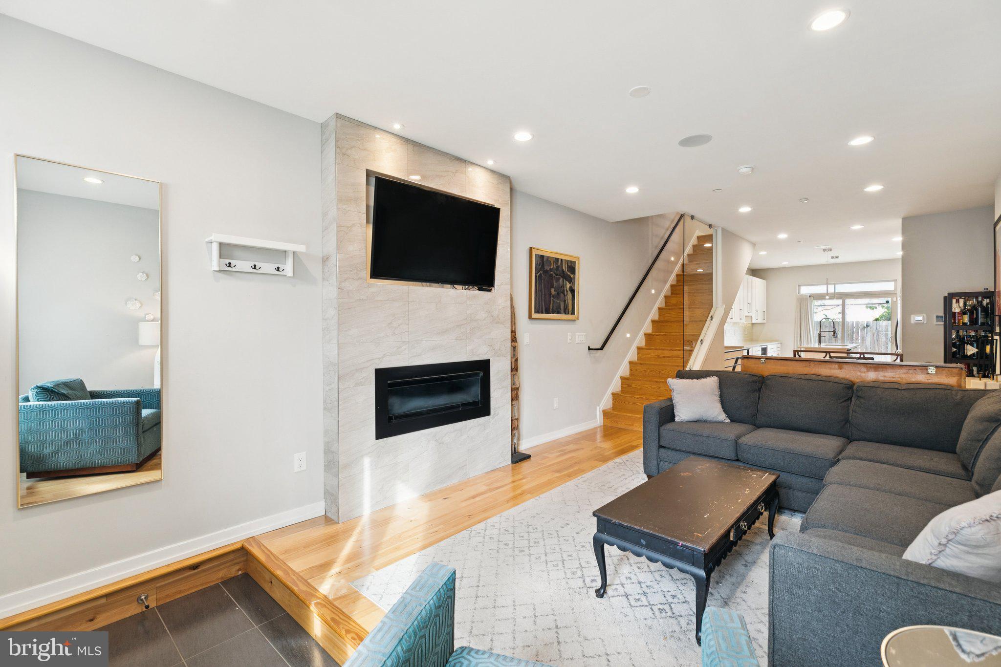 POINT BREEZE - Residential