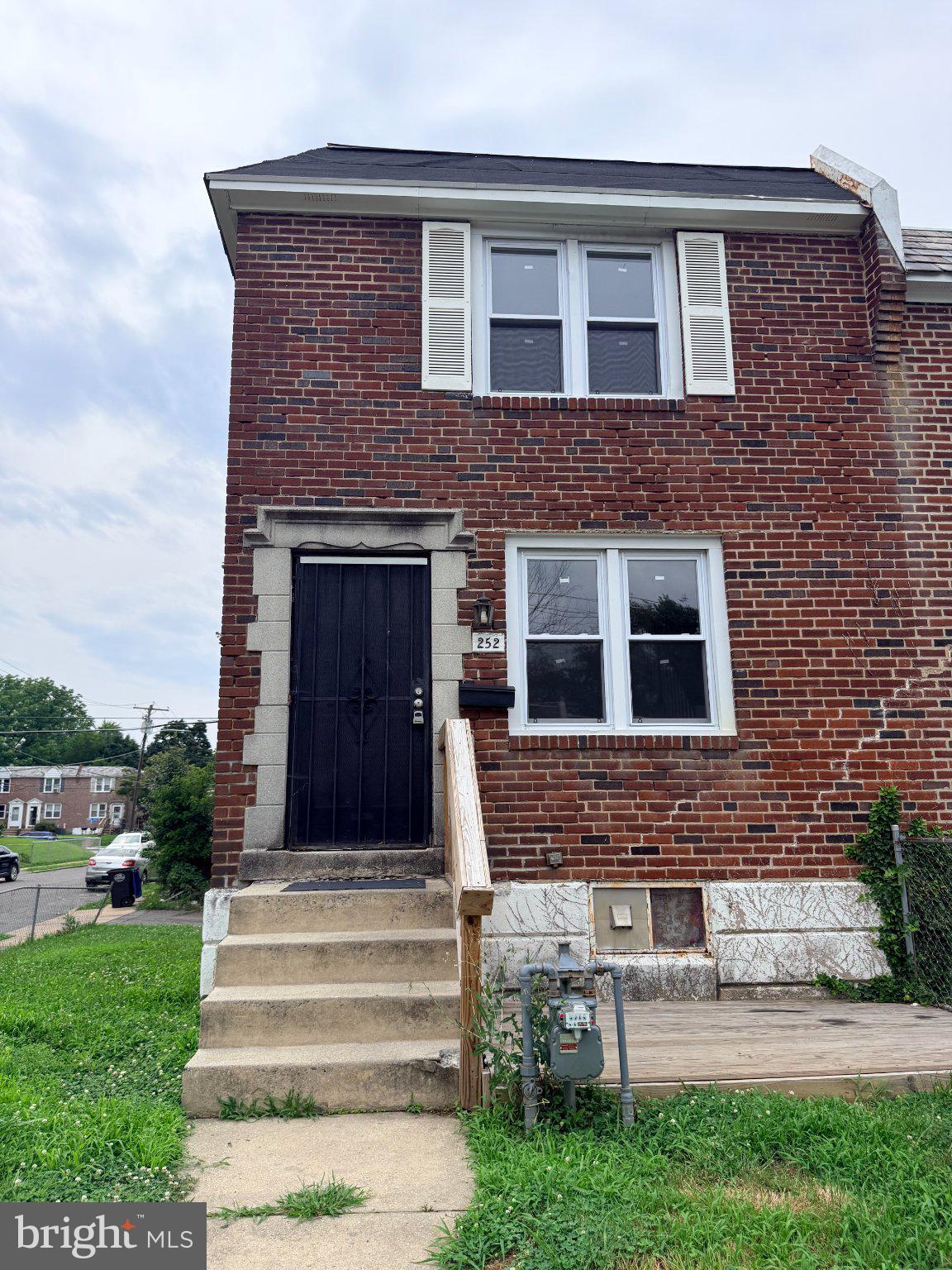 Photo 1 of 11 — 252 W 21ST STREET, CHESTER, PA 19013