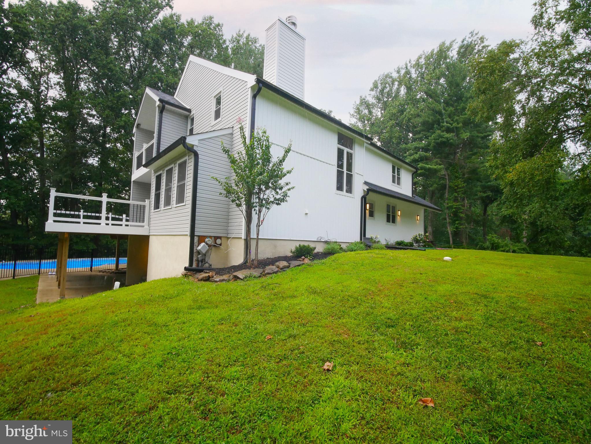 1375 POND VIEW LANE - Photo 4