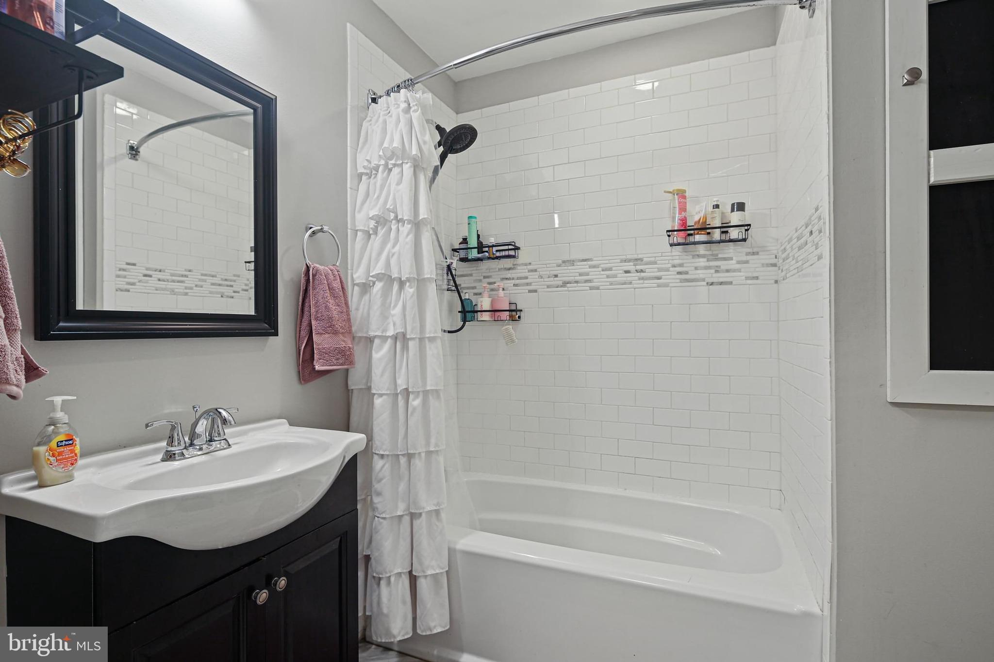 HIGHLANDTOWN - Residential