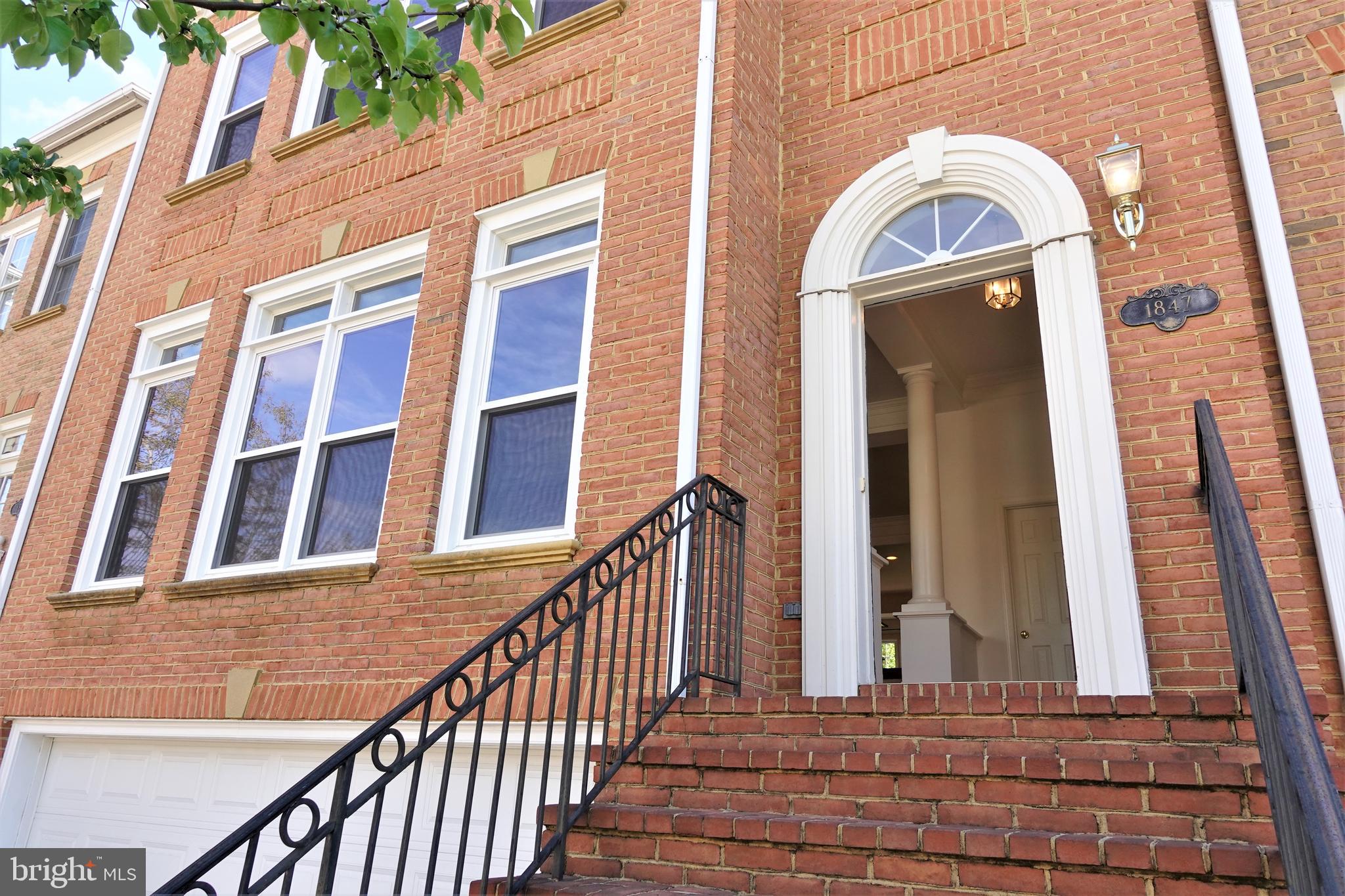 BRENTWOOD - Residential Lease