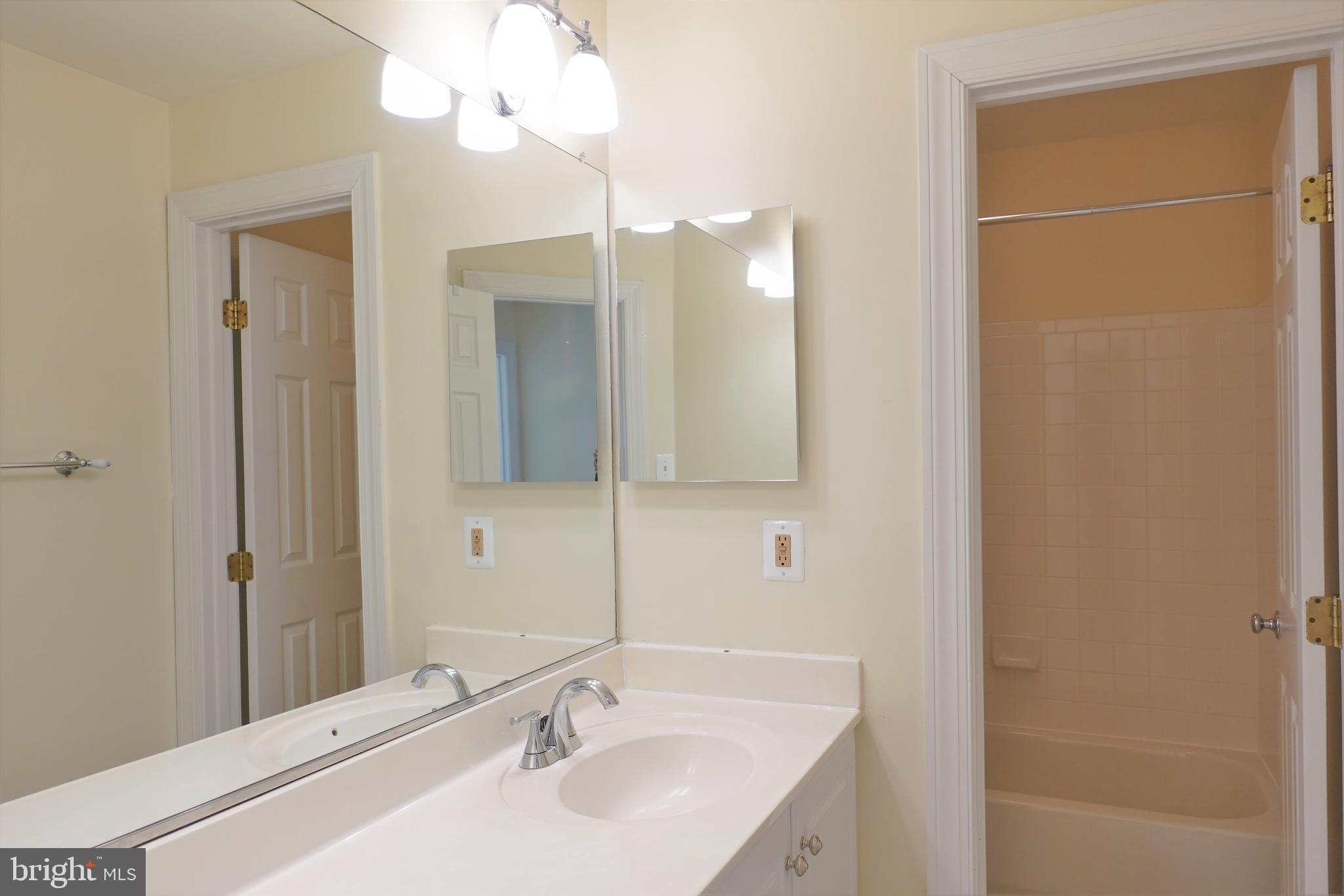 BRENTWOOD - Residential Lease