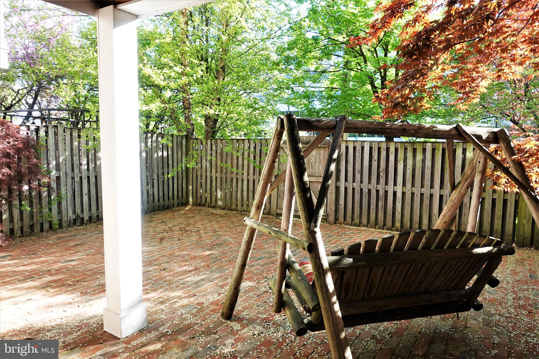 BRENTWOOD - Residential Lease