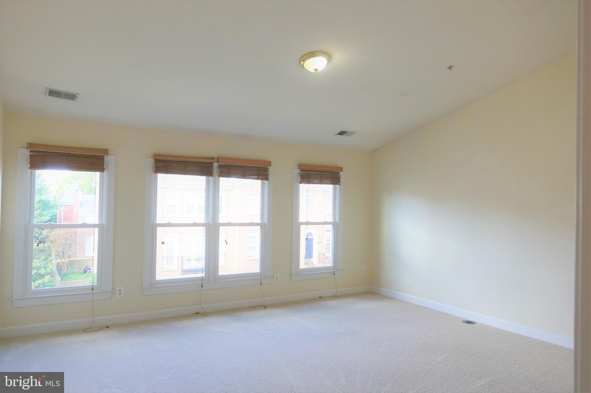 BRENTWOOD - Residential Lease