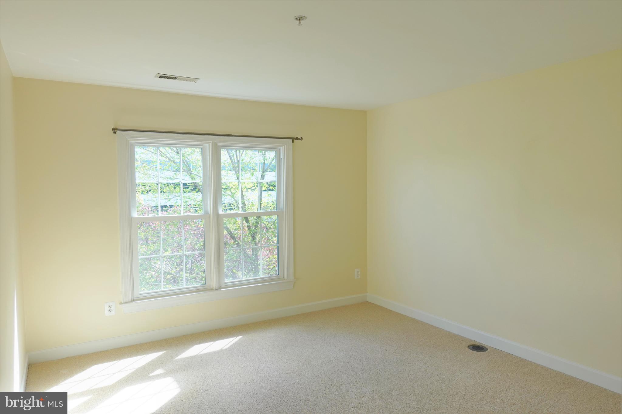 BRENTWOOD - Residential Lease