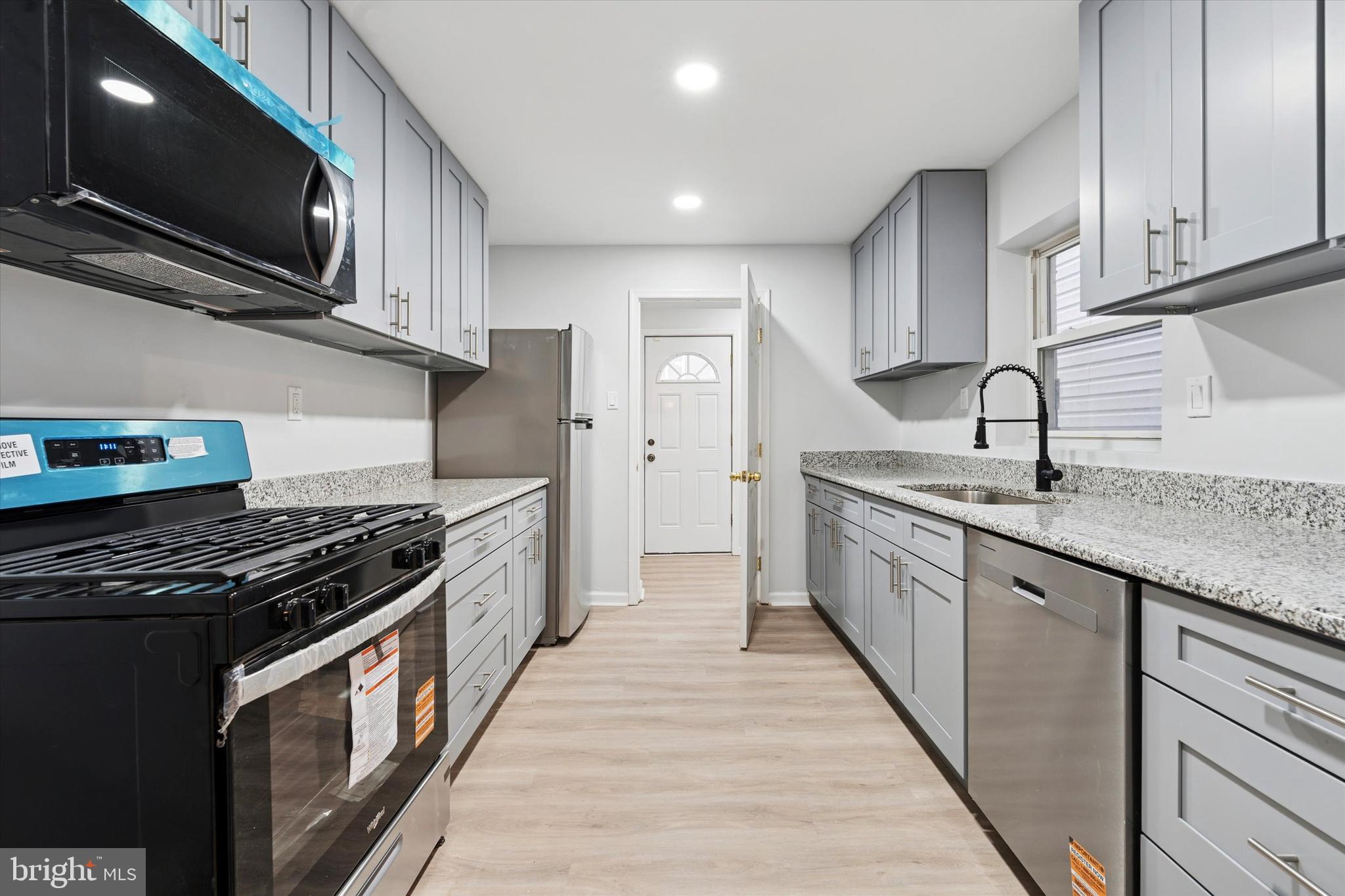 POINT BREEZE - Residential