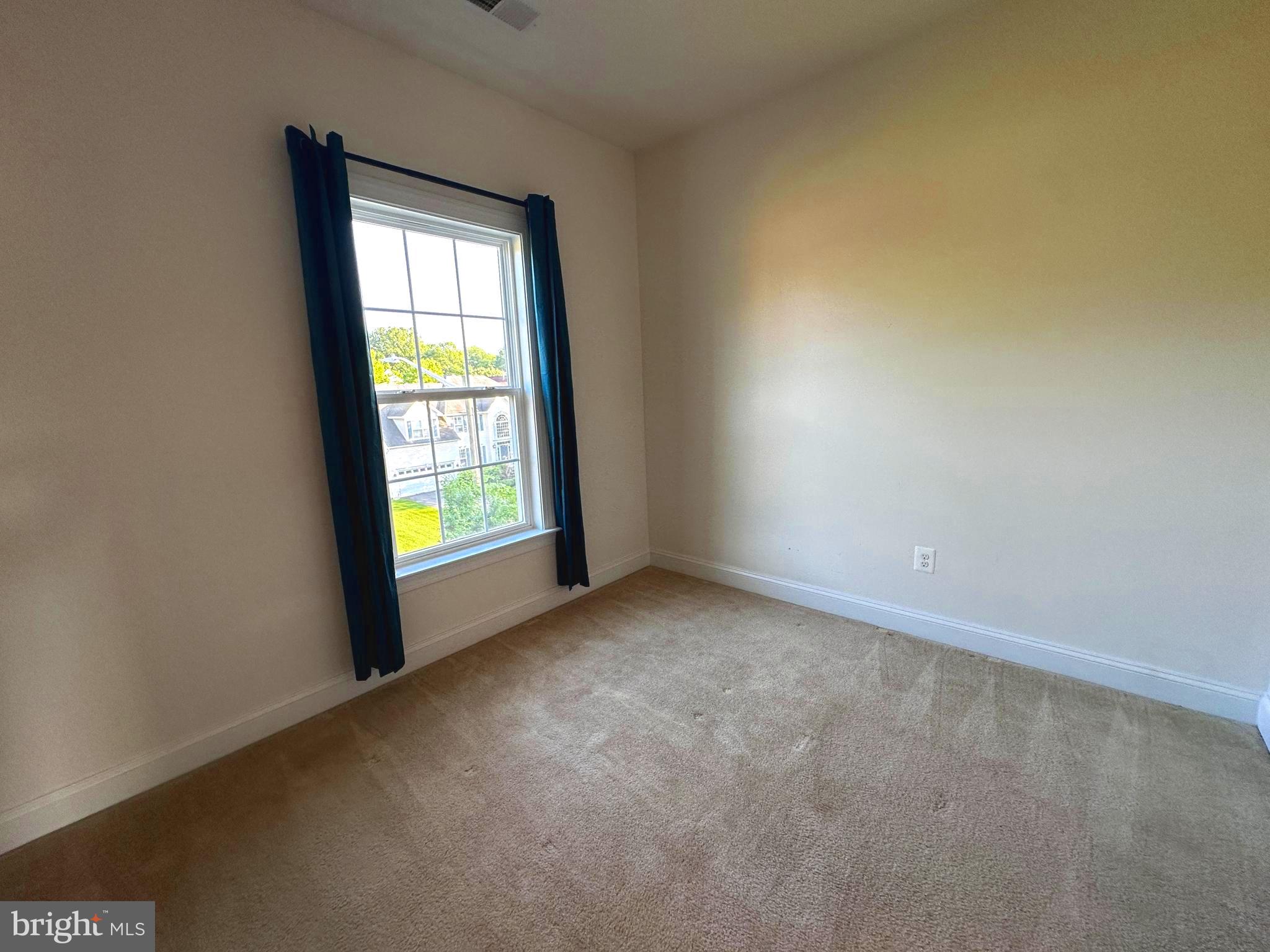 GRANT CORNER - Residential Lease