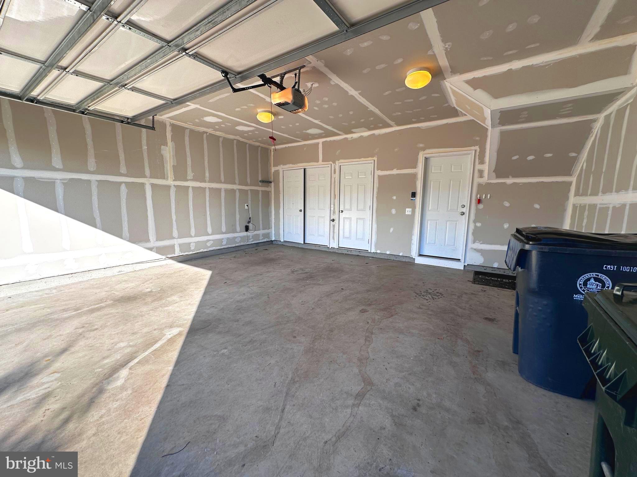 GRANT CORNER - Residential Lease