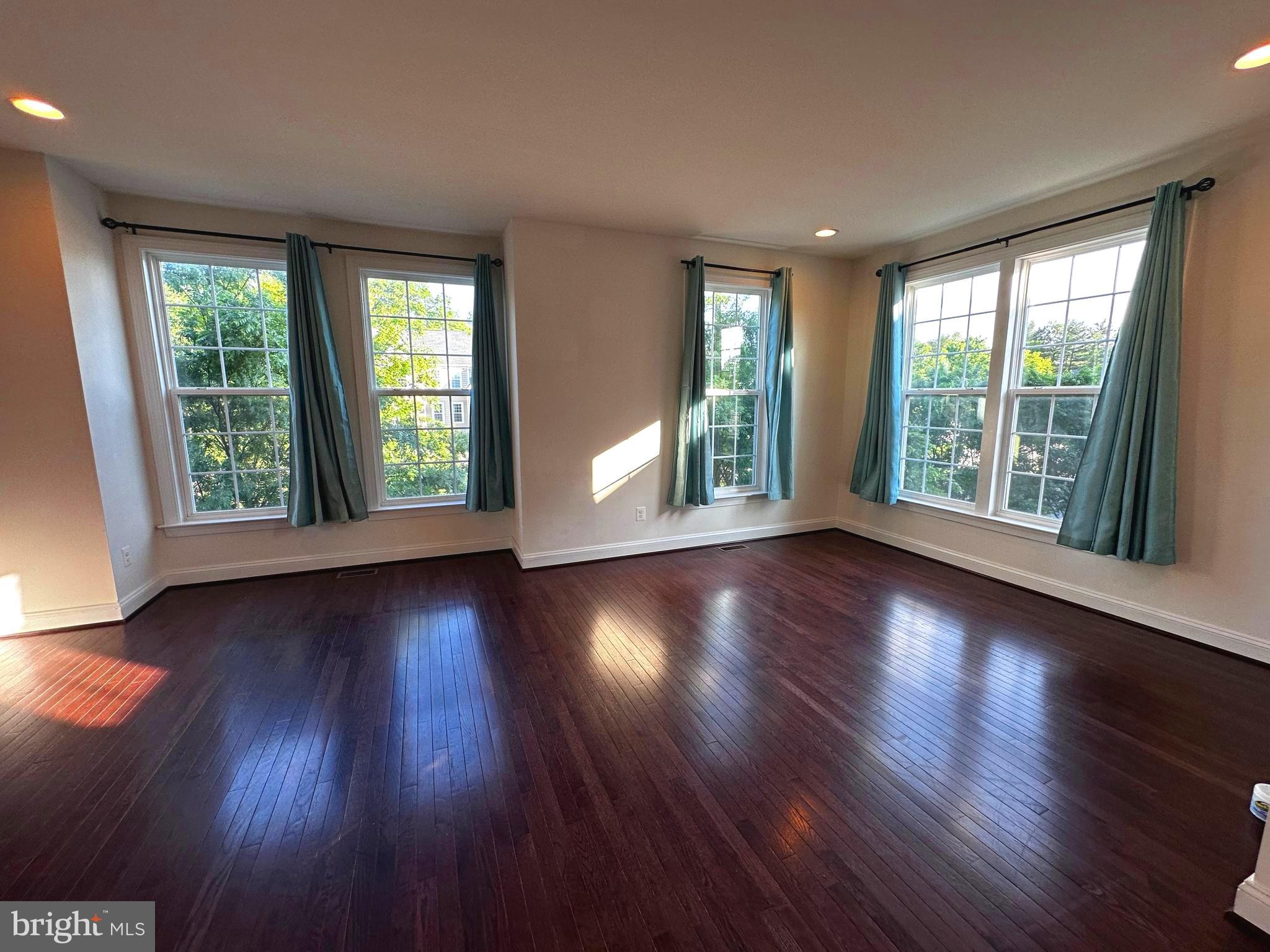 GRANT CORNER - Residential Lease