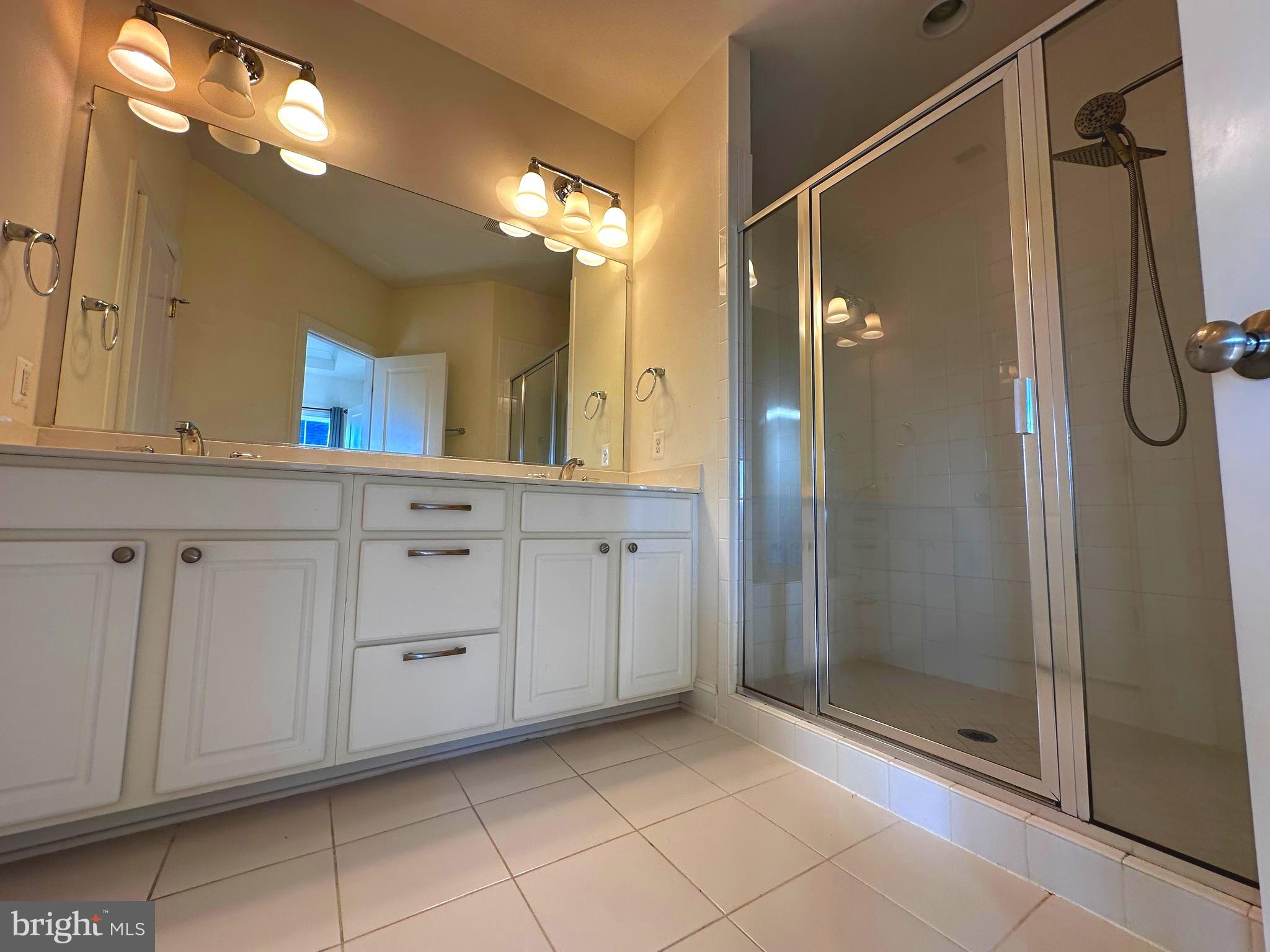 GRANT CORNER - Residential Lease