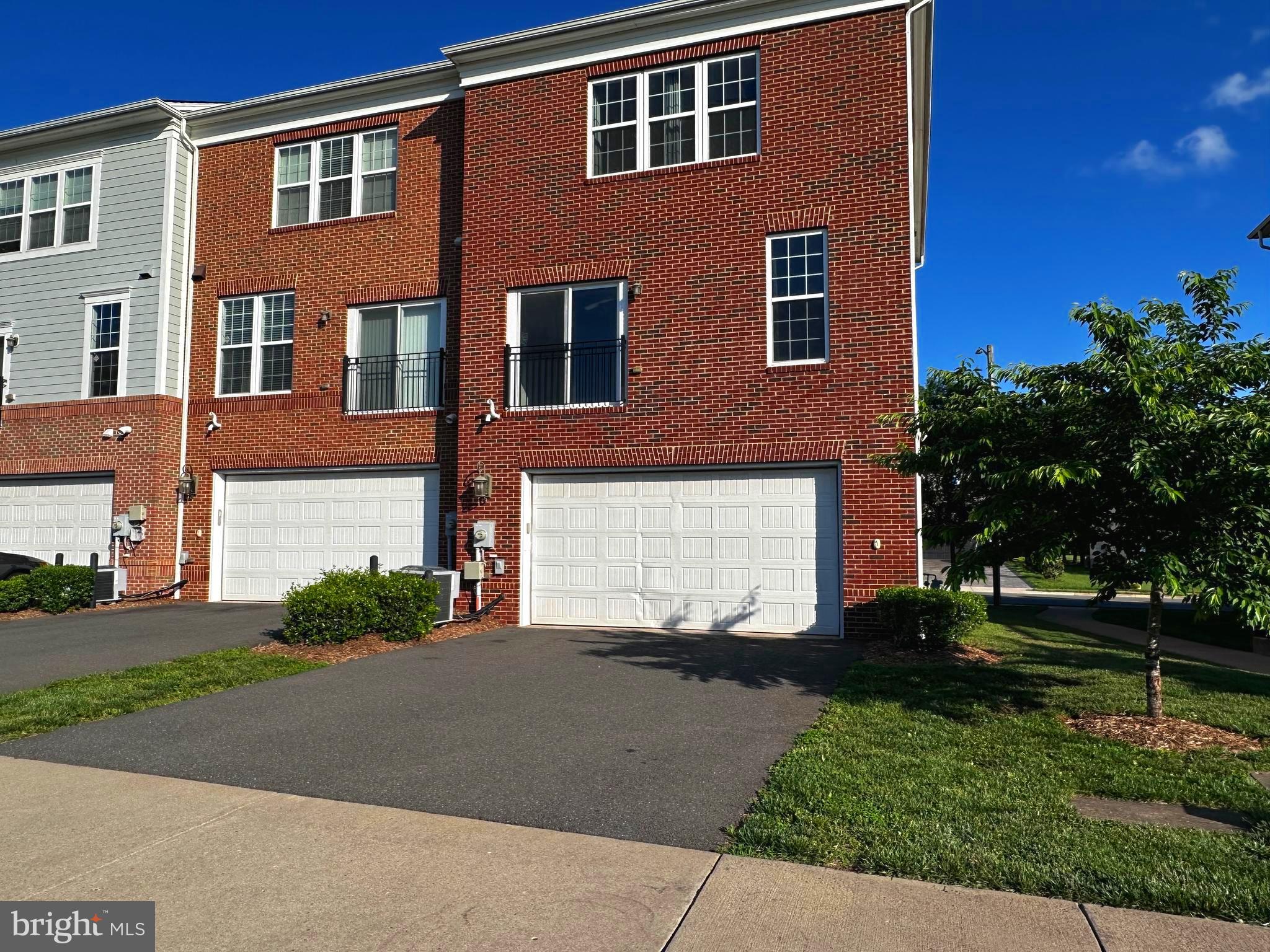 GRANT CORNER - Residential Lease