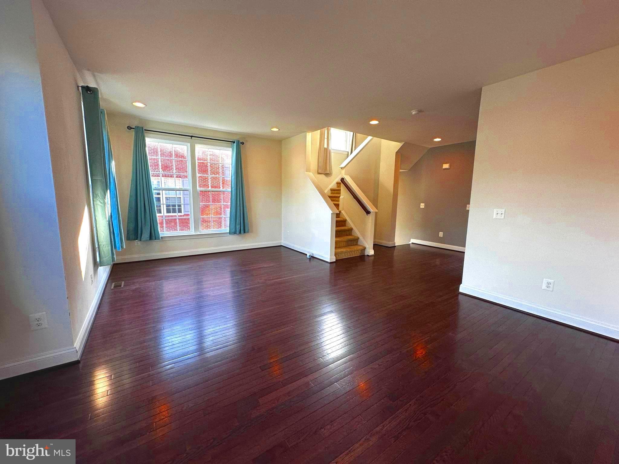 GRANT CORNER - Residential Lease