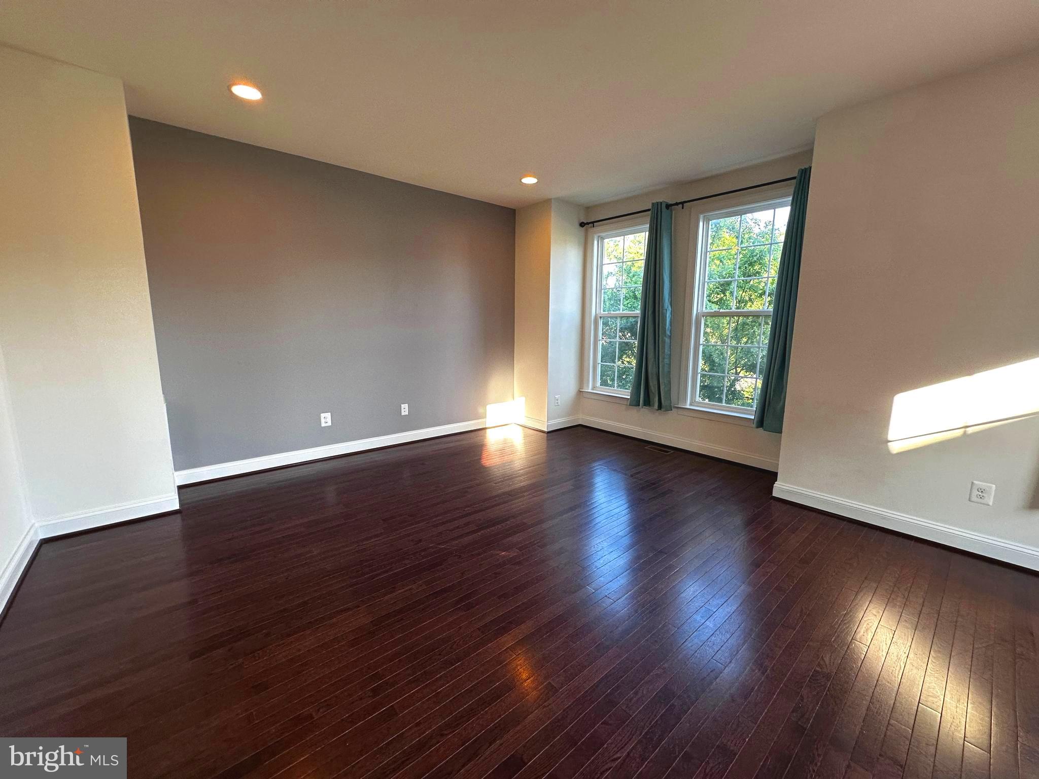 GRANT CORNER - Residential Lease