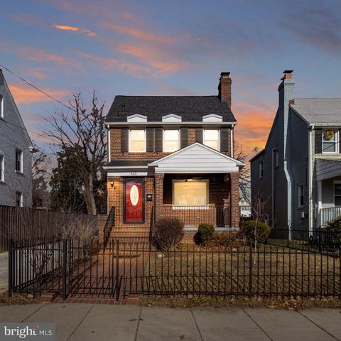 423 QUACKENBOS STREET NW WASHINGTON DC 20011