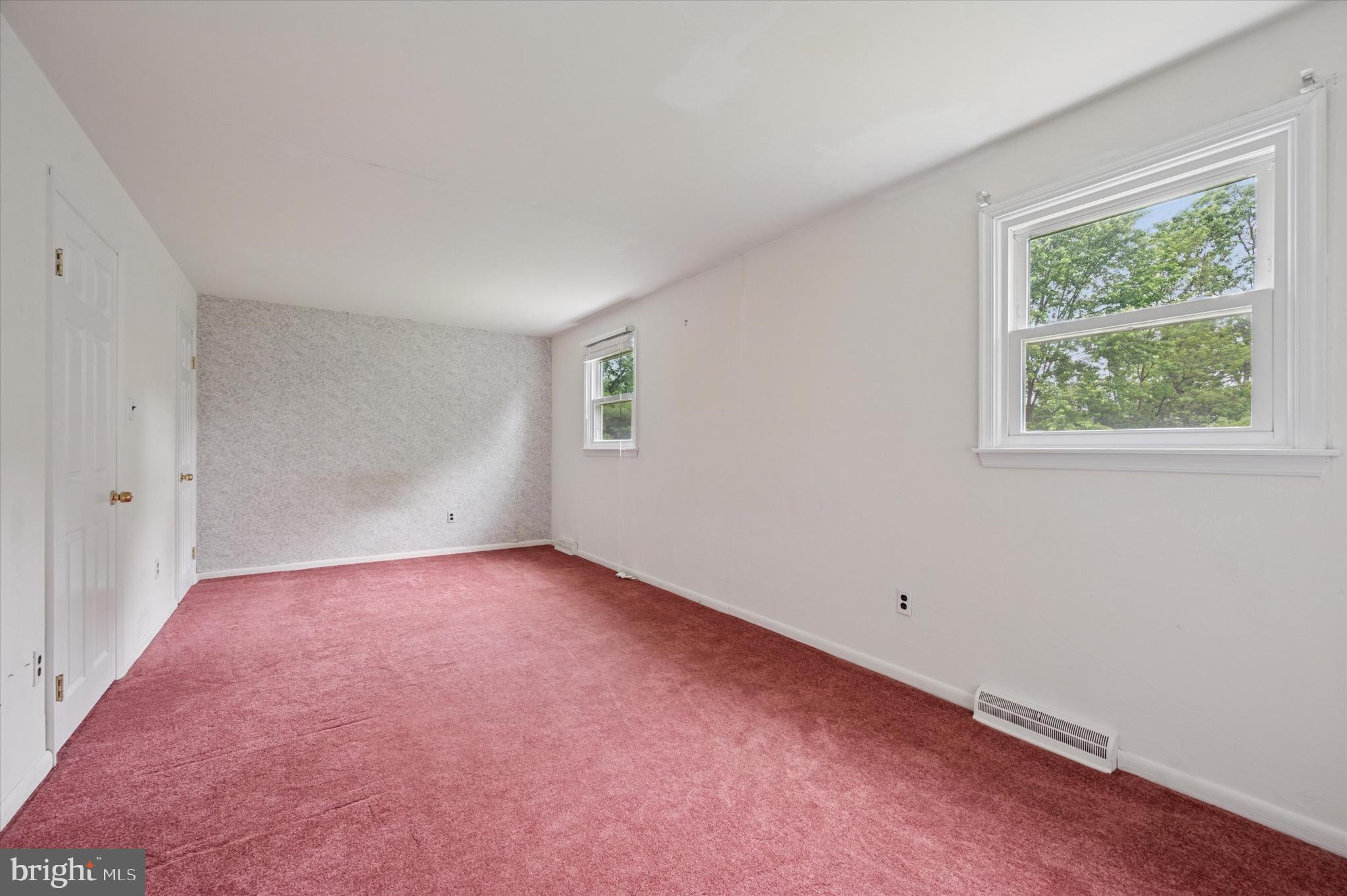 LARKIN KNOLL - Residential