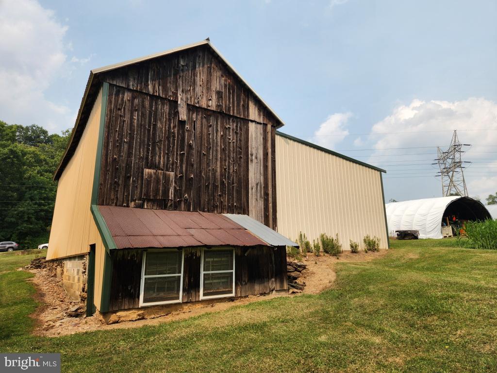 36 OLD RIVER ROAD