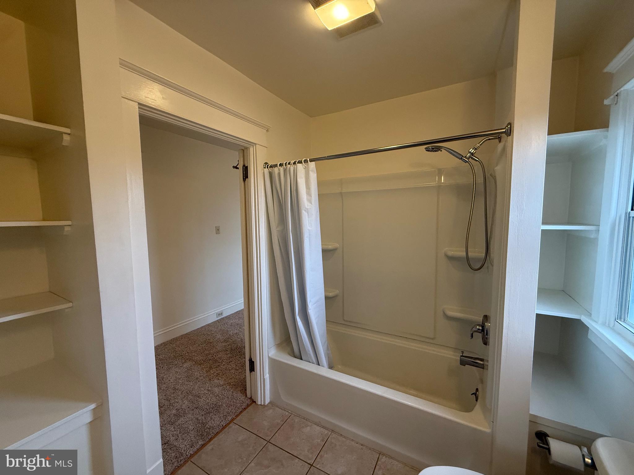 WILLOW GROVE - Residential Lease