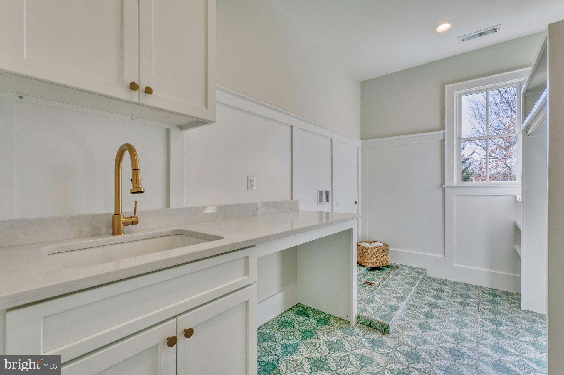 BELLEVUE FOREST - Residential